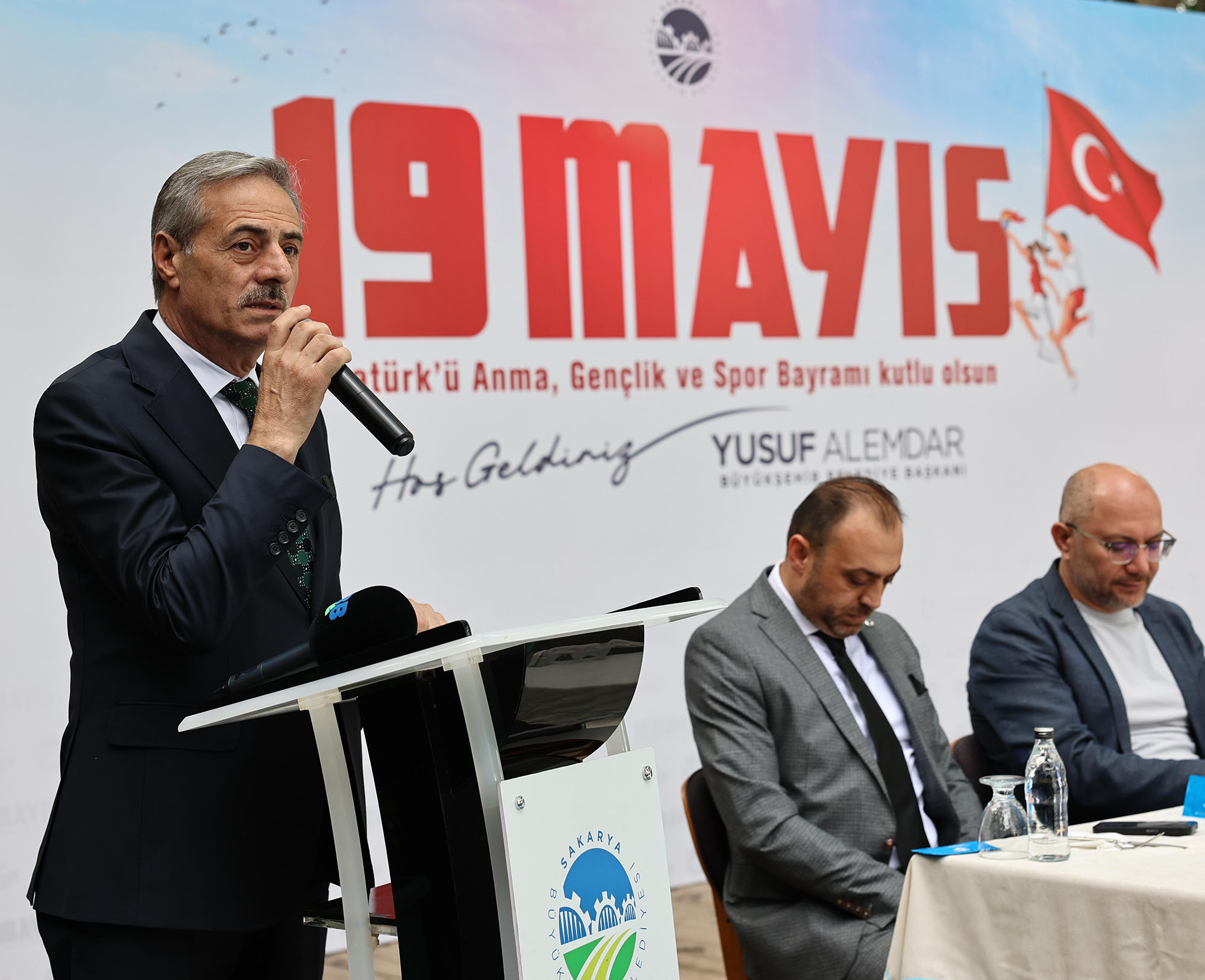“Şehrimizin ve ülkemizin geleceği gençlerin başarılarından gurur duyuyoruz”
