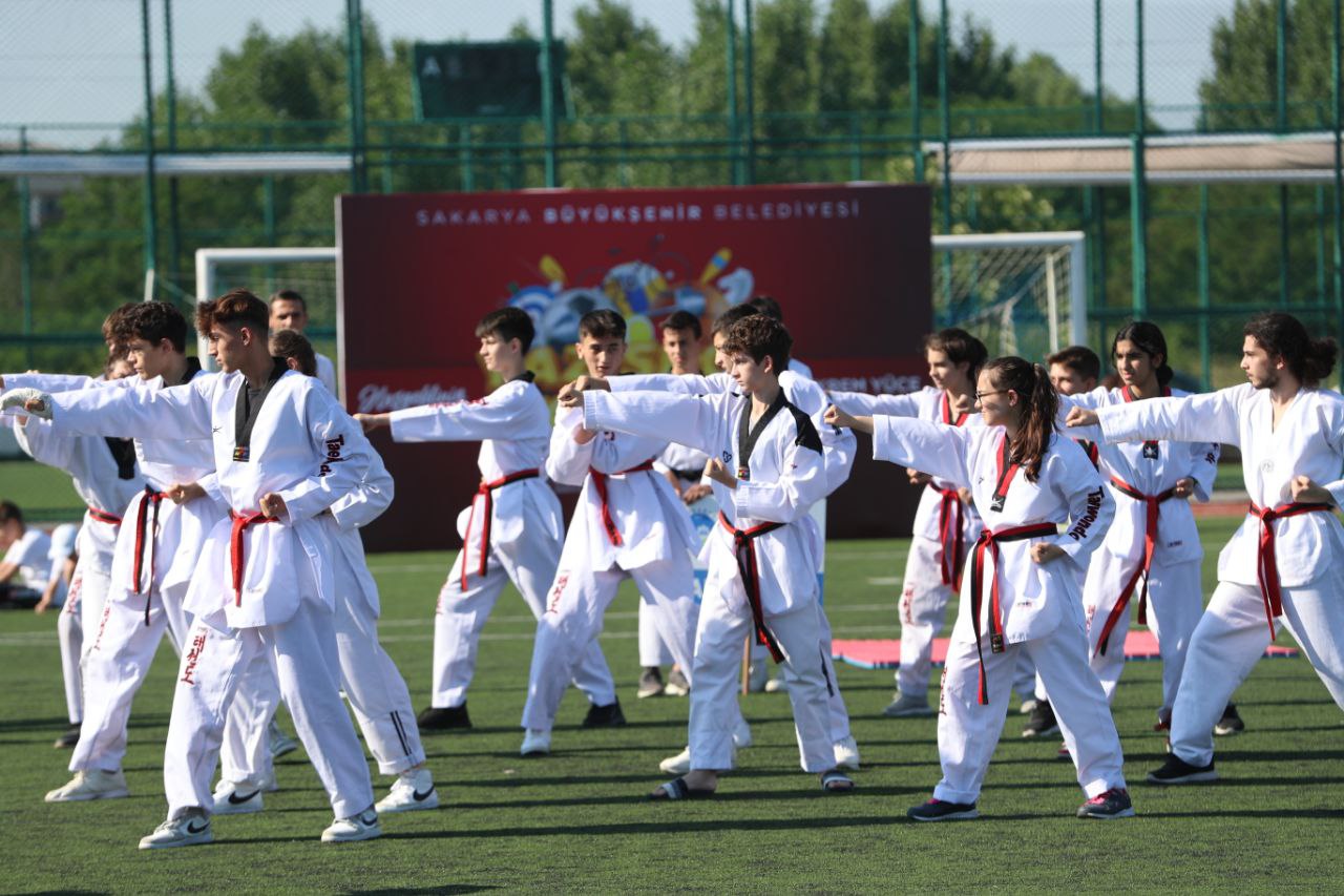 22 bin genç ‘Spor Şehri’nde ücretsiz eğitim alıyor: Büyükşehir start verdi