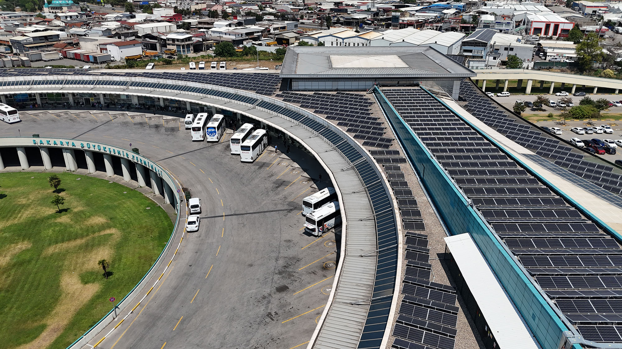 Sakarya’nın ilk çatı GES projesinde tam kapasiteyle enerji üretimi başladı