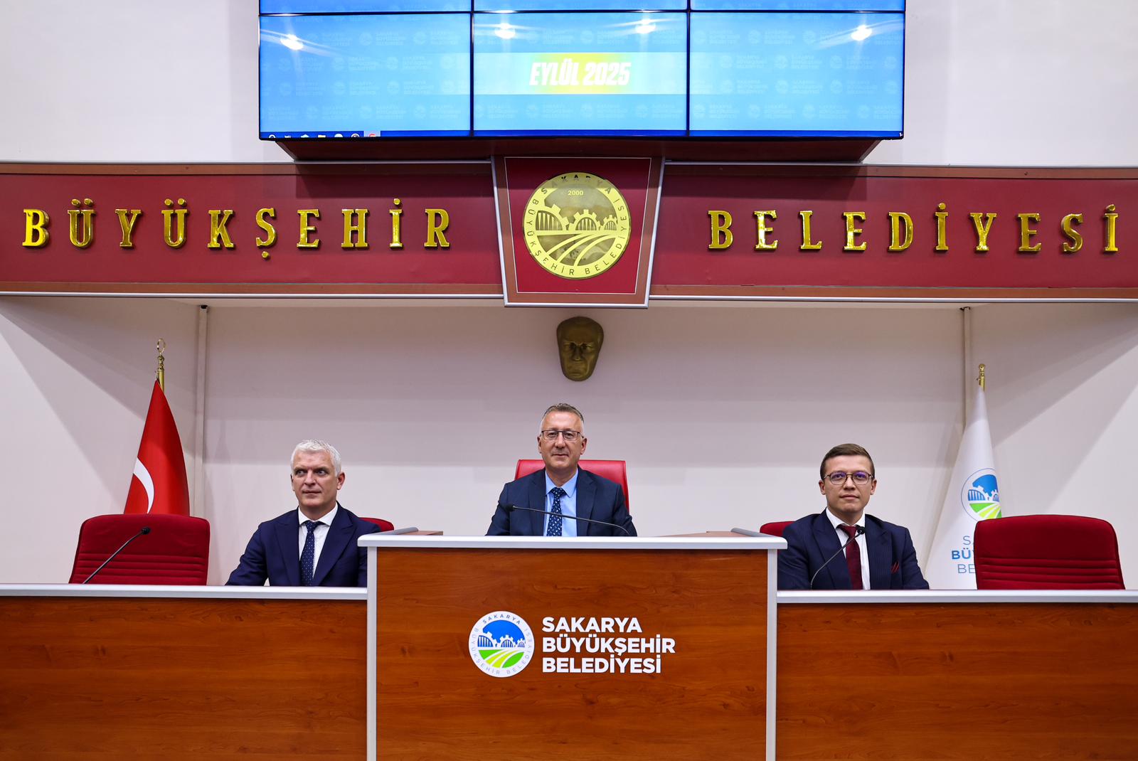 “Metrobüs hattı popülist bir anlayışla değil, enine boyuna çalışılmış bir yatırımdır”