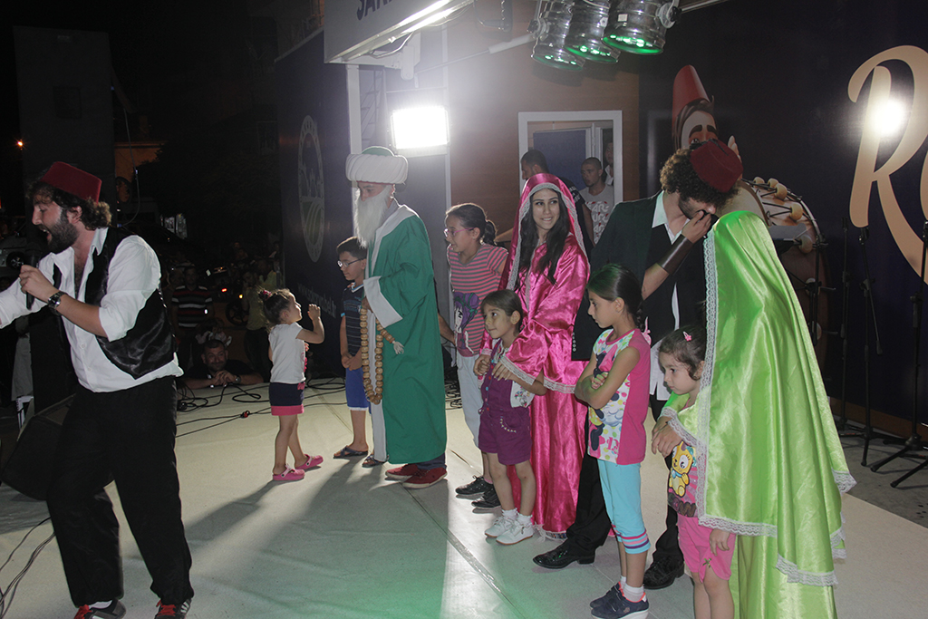 Mobil Sahne Geyve ve Pamukova’daydı