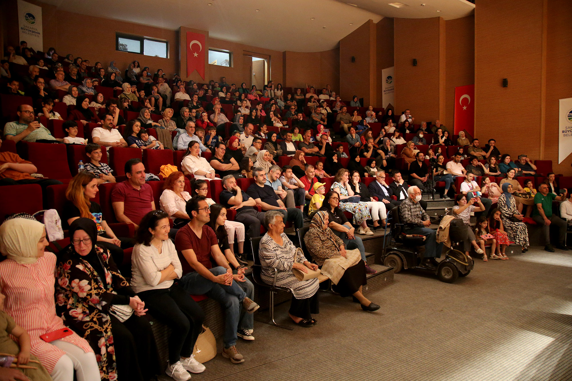 SGM’de orta oyunu ve Nasreddin Hoca gösterileri izleyicileri büyüledi
