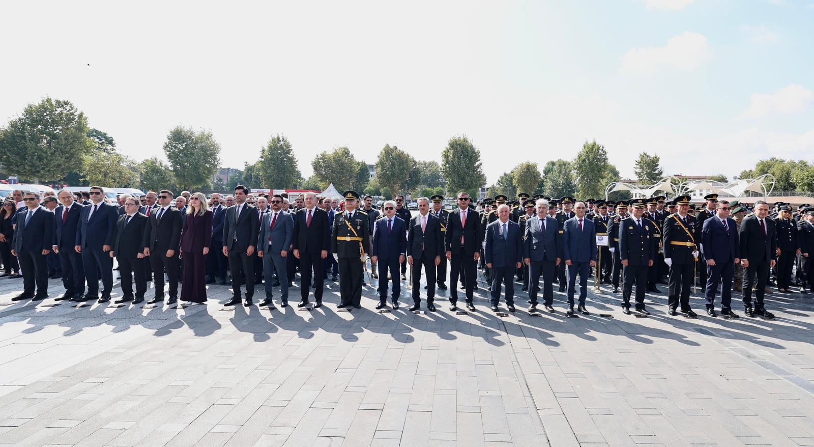 Alemdar, “Zafer coşkumuz ülkemizin dört bir yanında hiç eksilmesin”