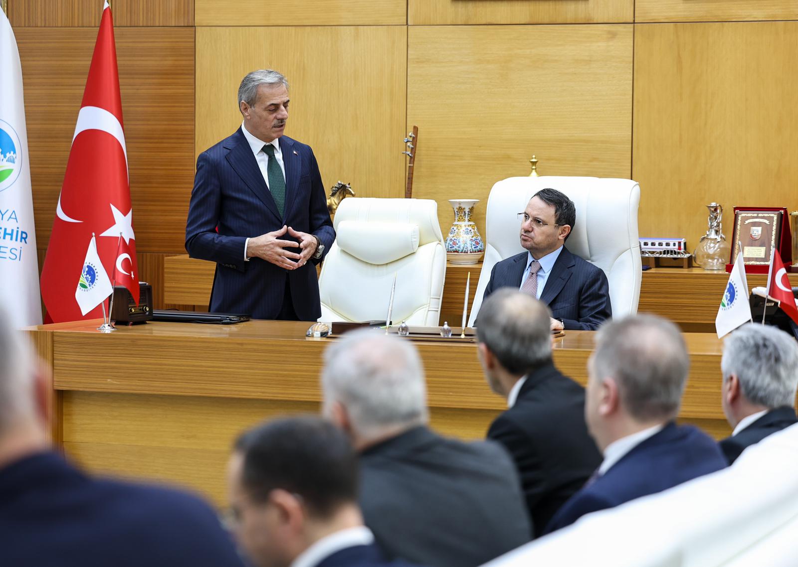 Adalet Bakanı Gürlek, Büyükşehir Belediyesi’nde: Sakarya’ya ‘huzur şehri’ övgüsü