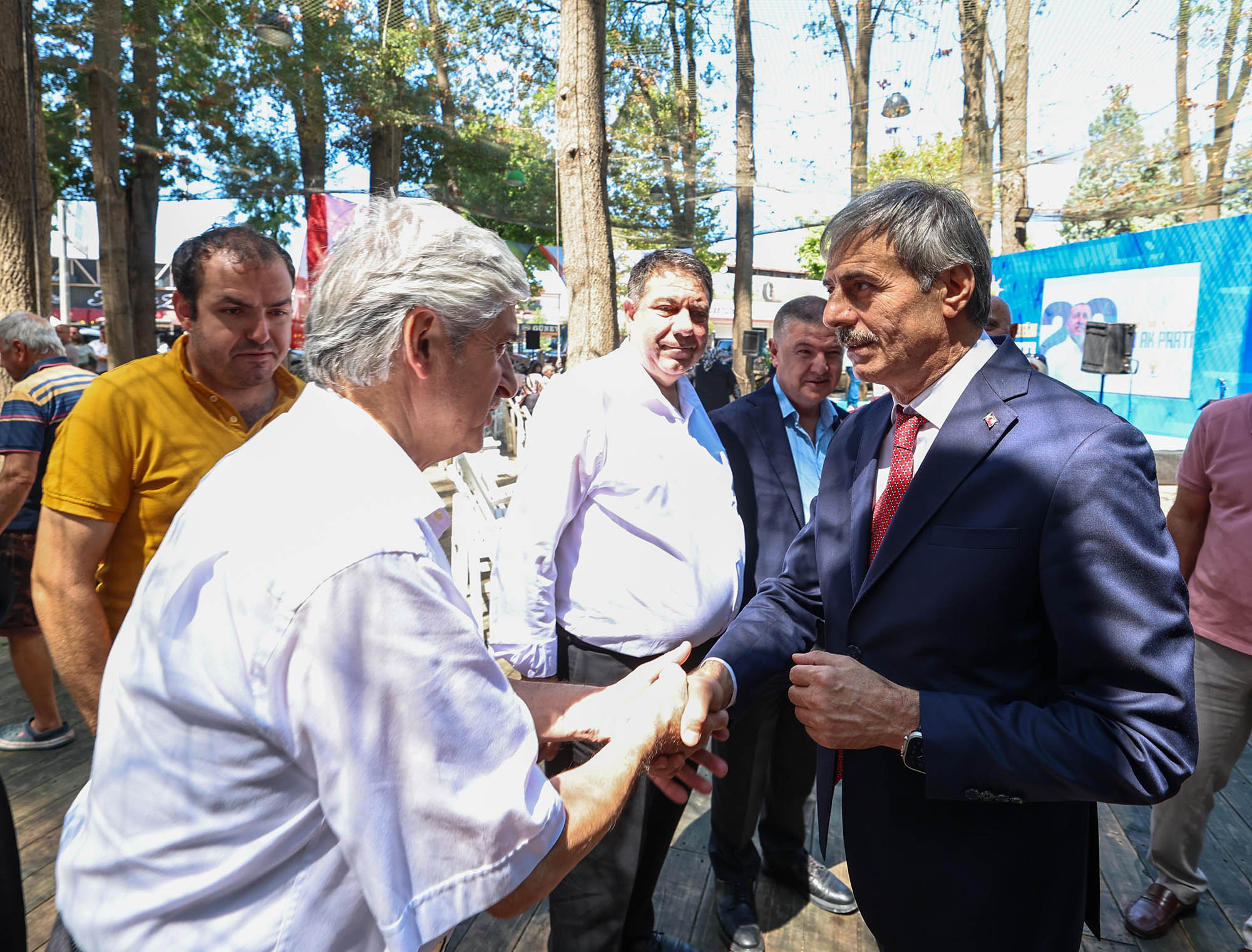 “AK Parti, ülkesi ve milleti için canını hiçe sayanların kurduğu bir partidir”