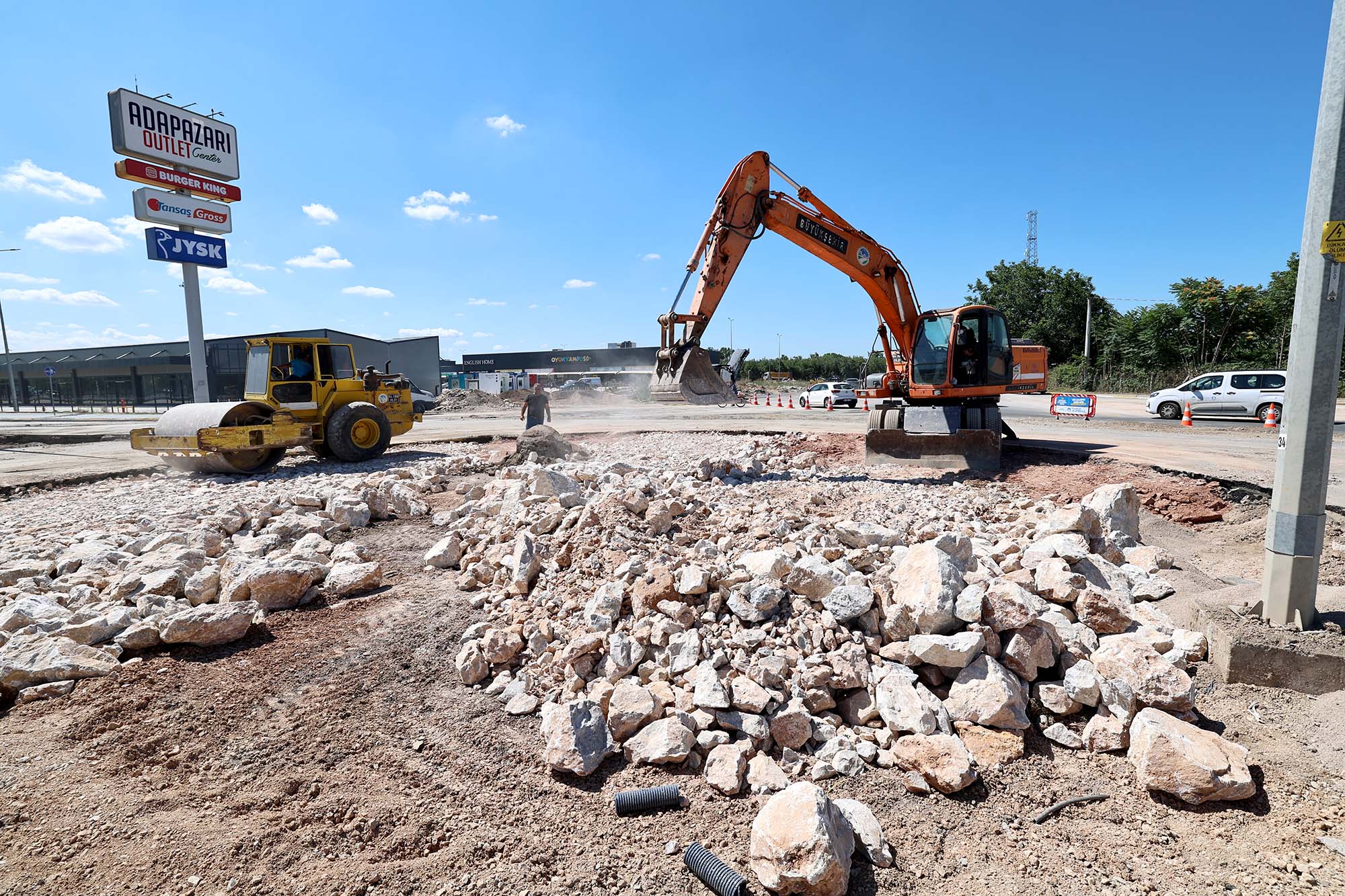 Büyükşehir, Eski Kipa Kavşağı’nı yeni duble yol bağlantısına hazırlıyor
