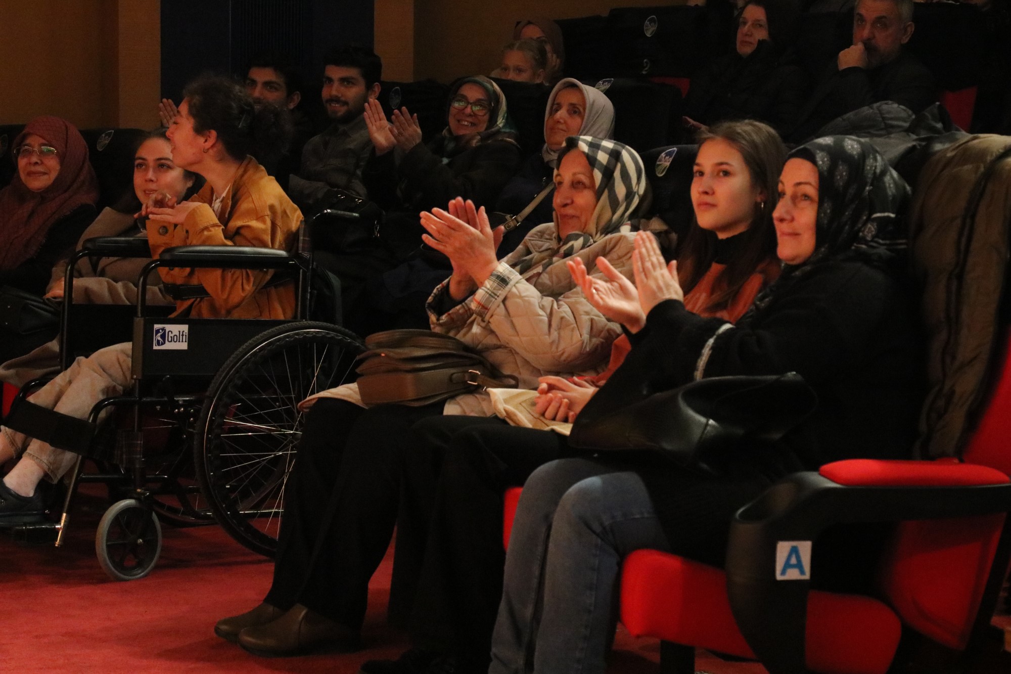 ‘Nasreddin Dede’ oyunu yoğun ilgi gördü