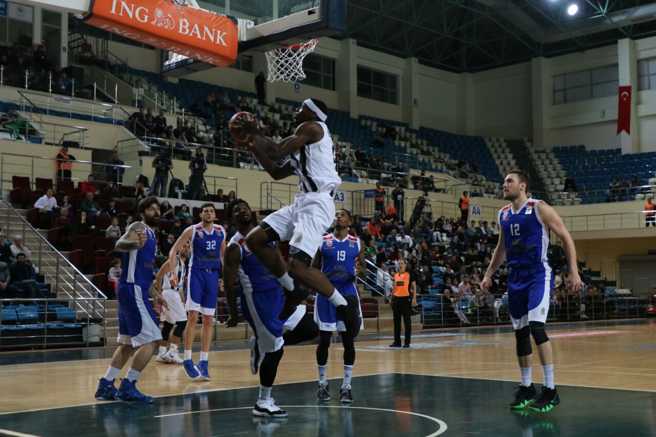 Büyükşehir Basket evinde kazandı