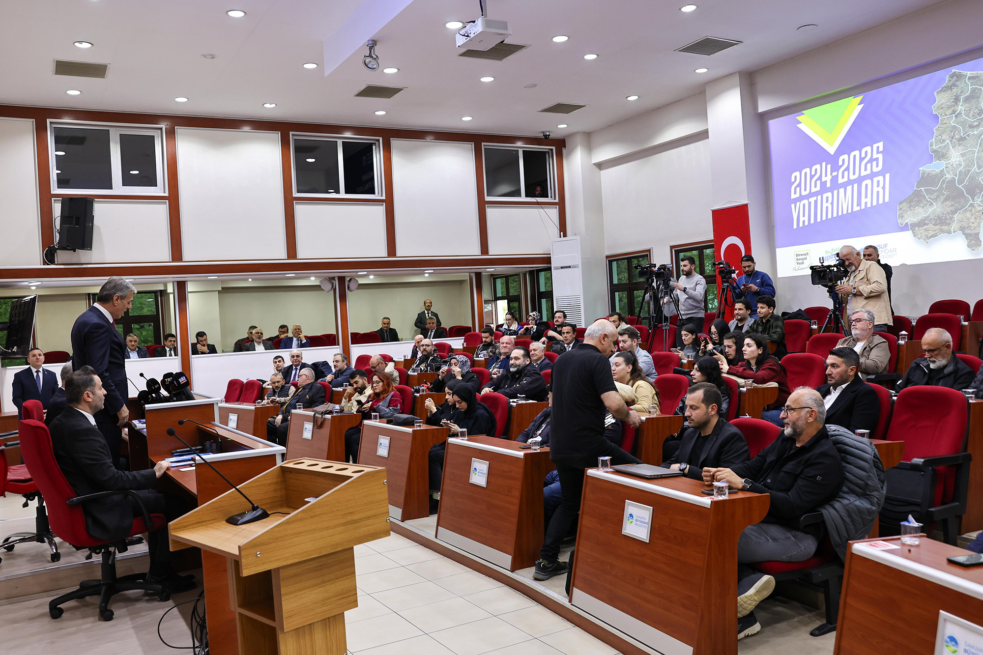 8 milyarlık yatırımla şehrin yarınlarına iz bırakıyoruz