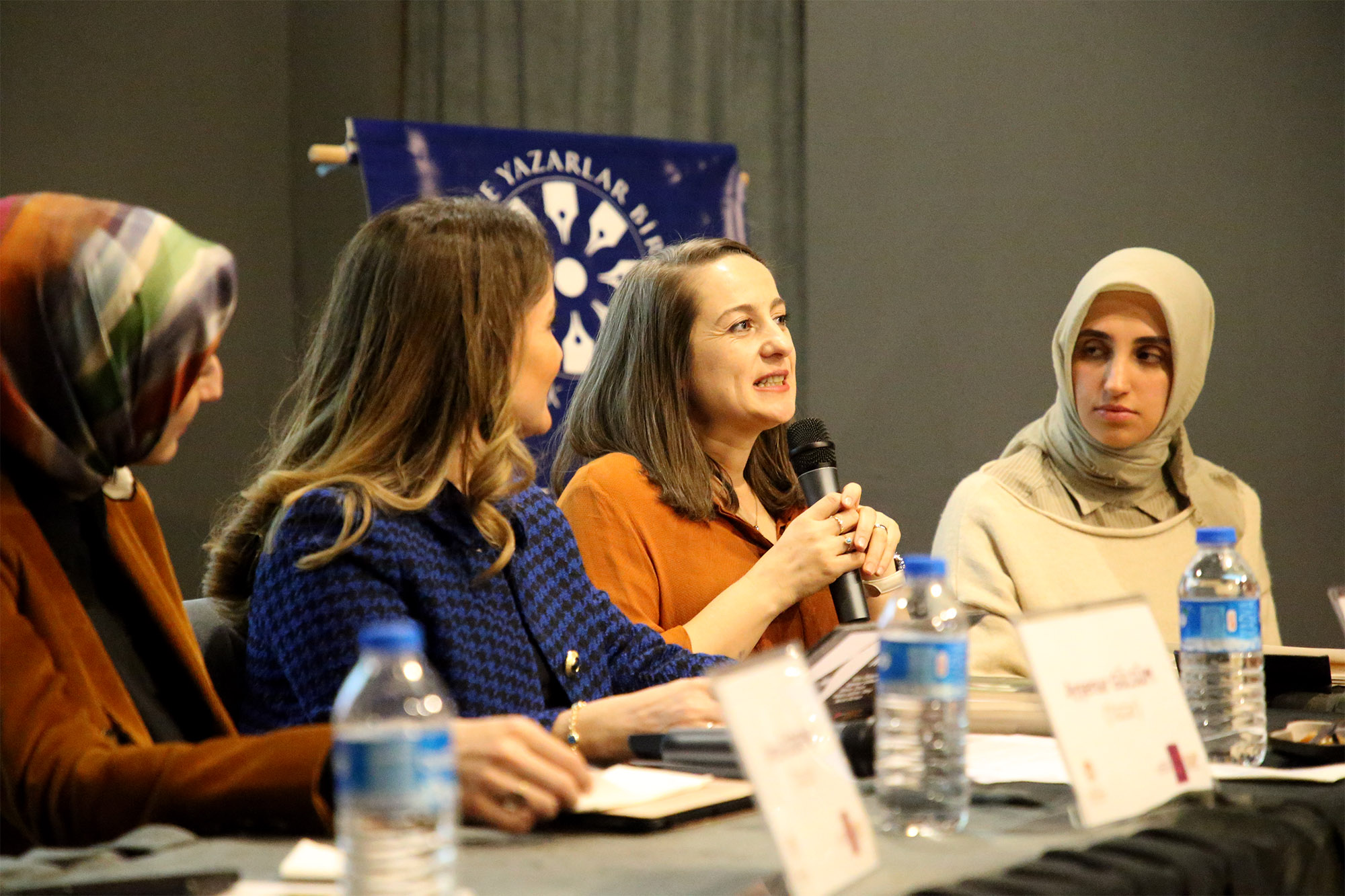 Sakaryalı yazarlarla yuvada ‘sanat’ dolu sohbet