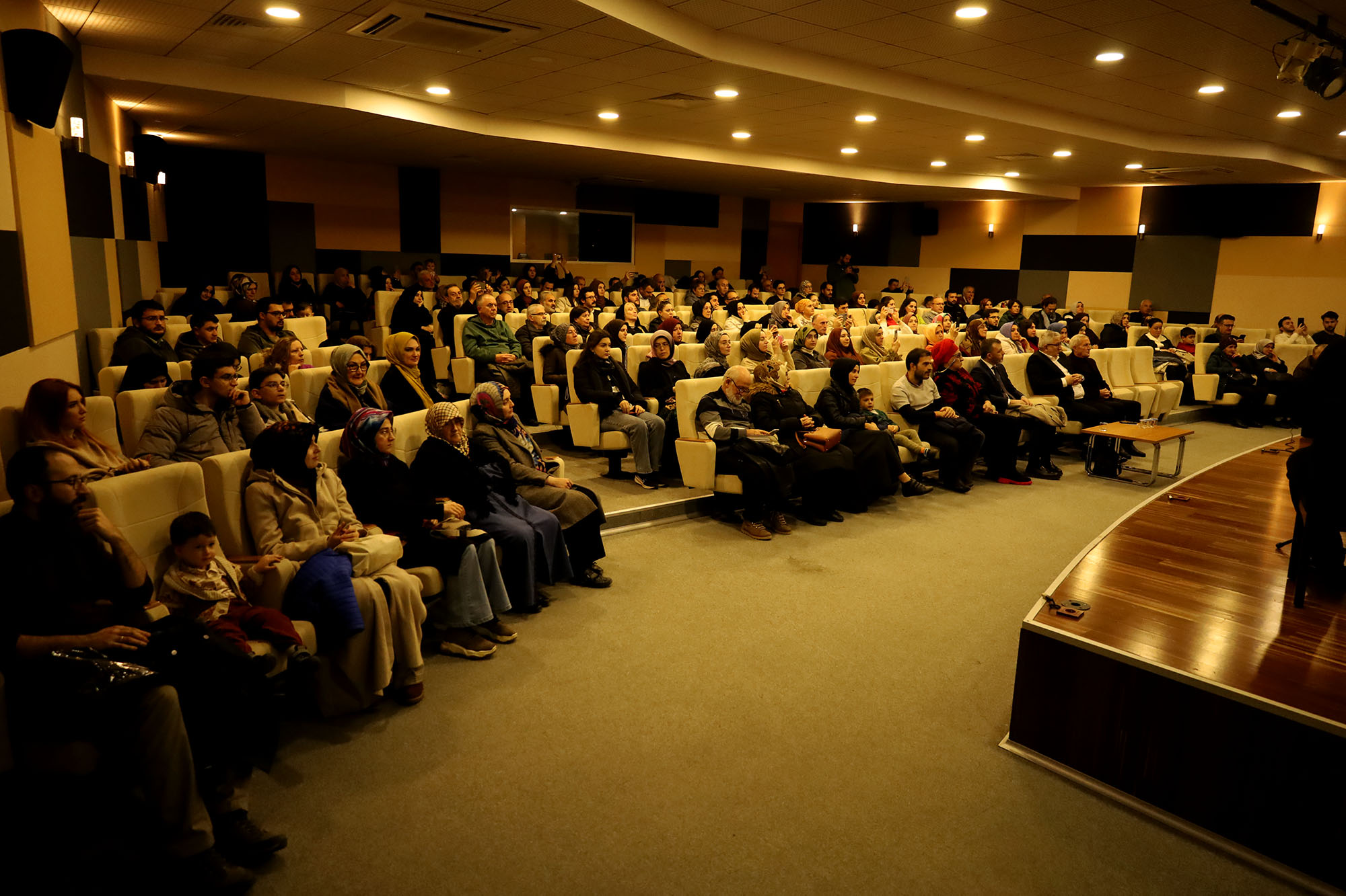Vuslatın 751. yıl dönümünde yüreklere dokunan program: Mevlevi tınıları ile Mevlana’nın aşkı gönüllere dokundu