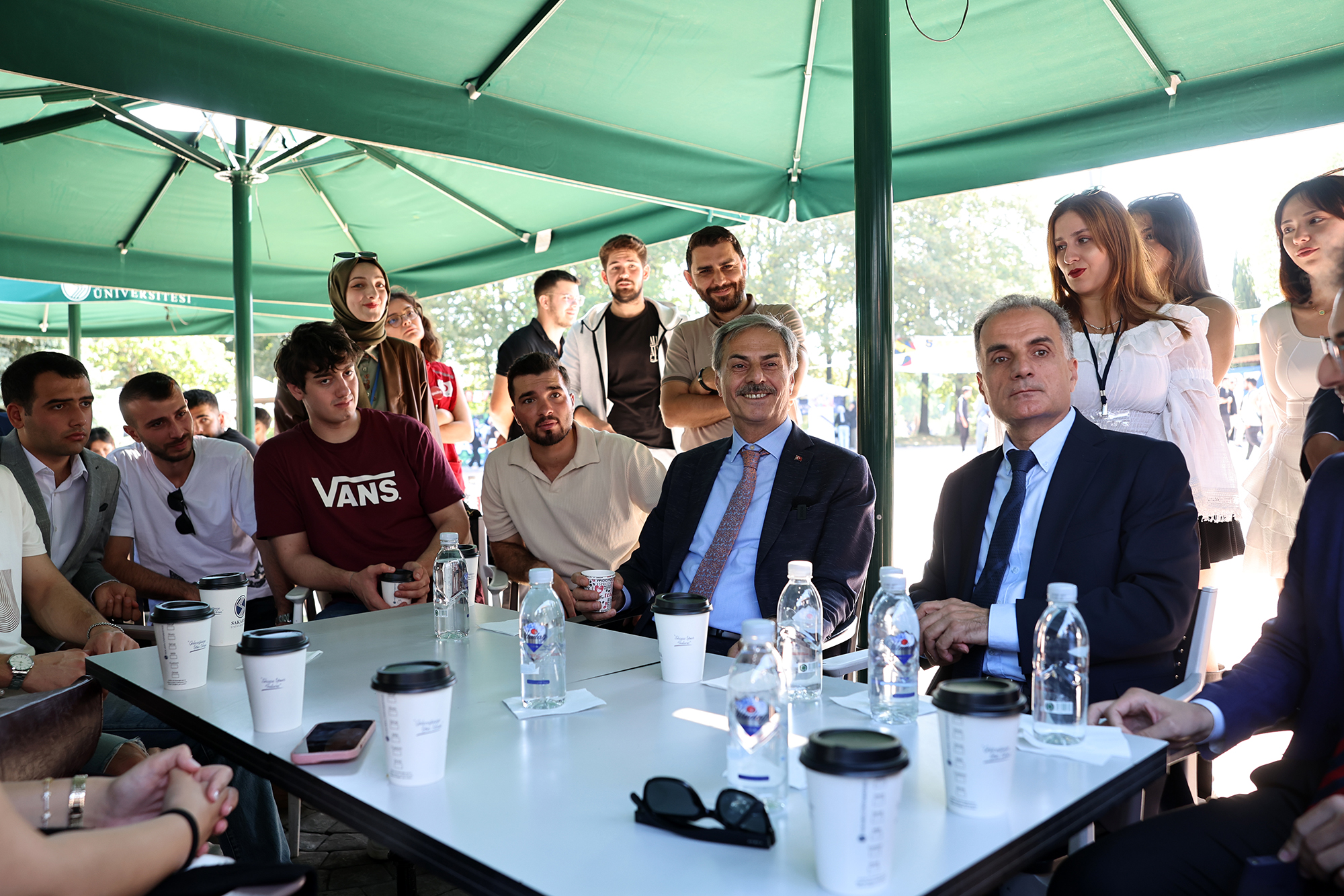 Yusuf Alemdar üniversite öğrencileriyle müjdeyi paylaştı: “Kampüs Mutfak’ın kapılarını açıyoruz”