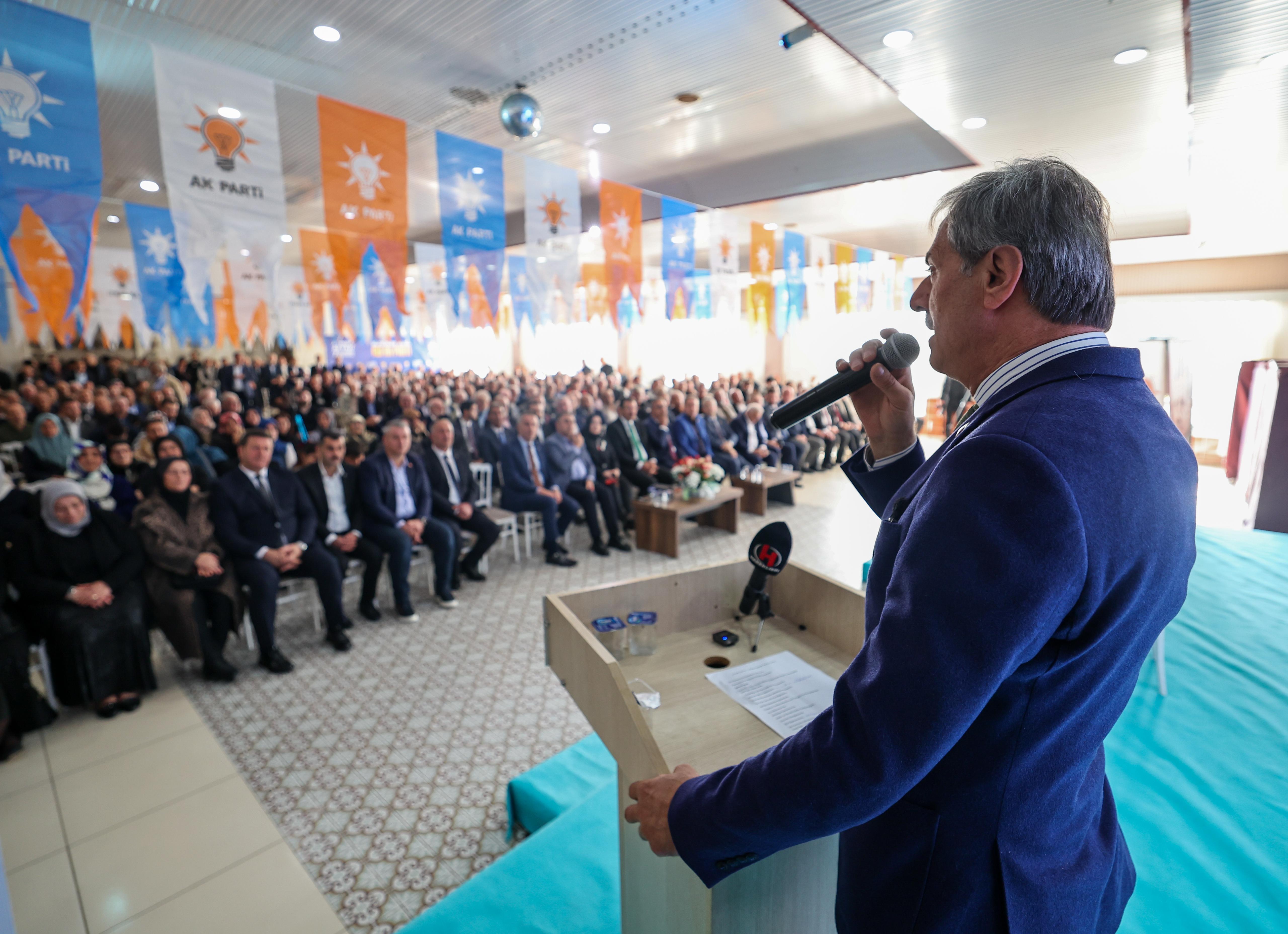 “İnsanımıza yakışır bir Akyazı’yı birlikte inşa ediyoruz”