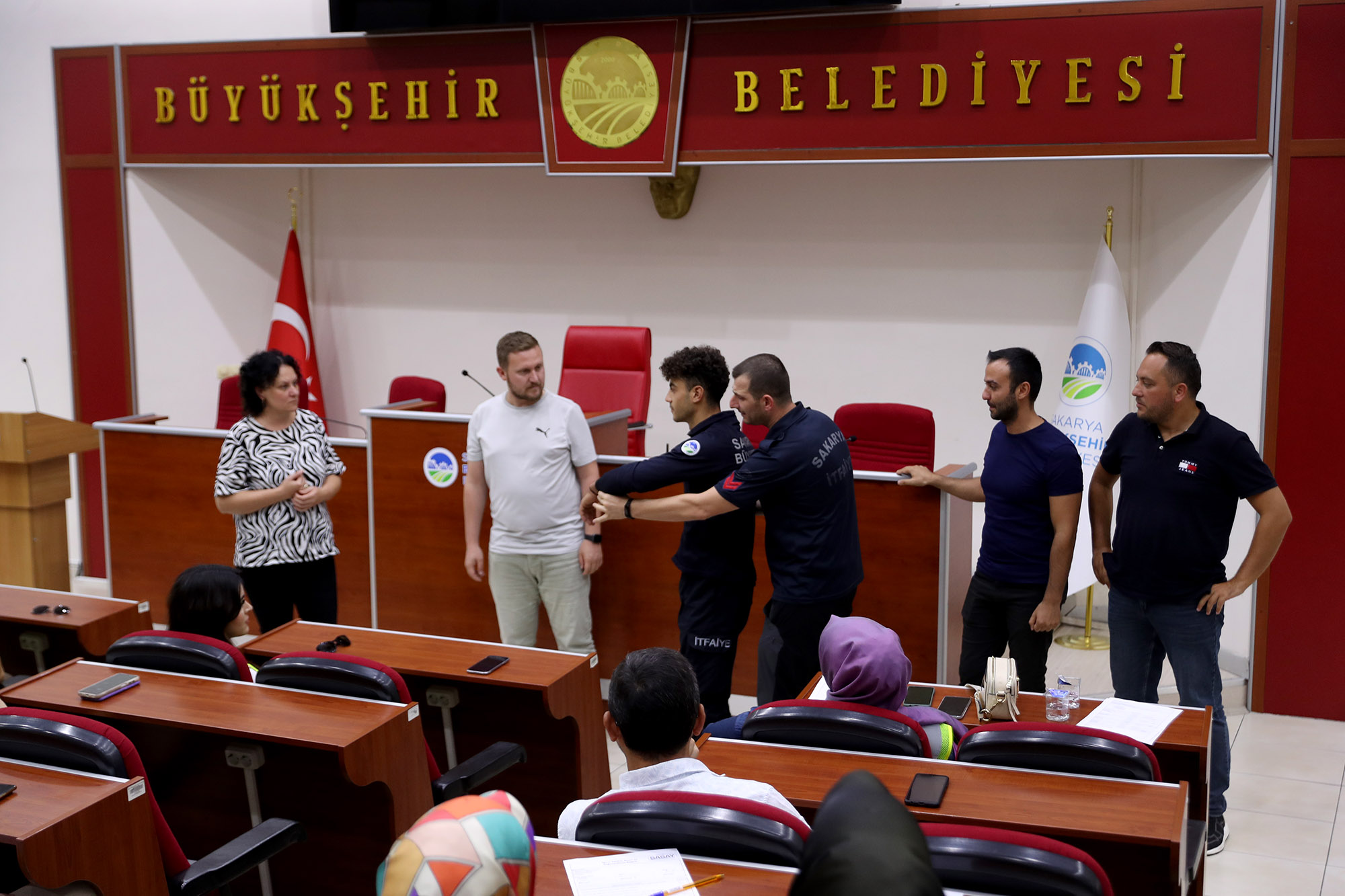 Büyükşehir çalışanları ‘ateşe müdahaleyi’ öğrendi