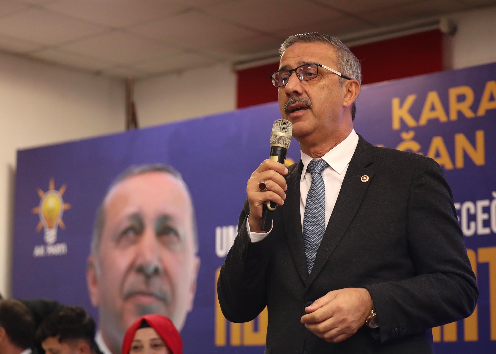 Yusuf Alemdar Karapürçek'te vatandaşla hasret giderdi: “Birlik, beraberlik ve kardeşlikle her mahalleye dokunacağız”