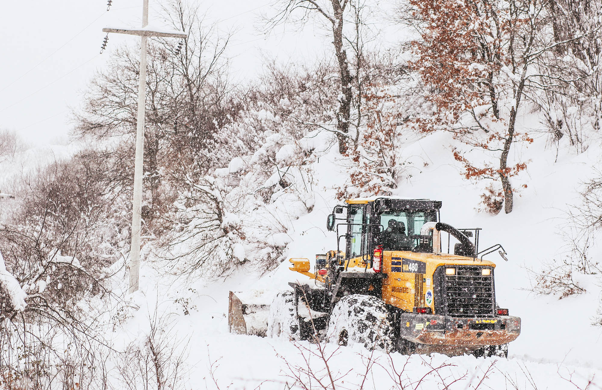 Büyükşehir'den kar raporu: 6 grup yolu ulaşıma açıldı