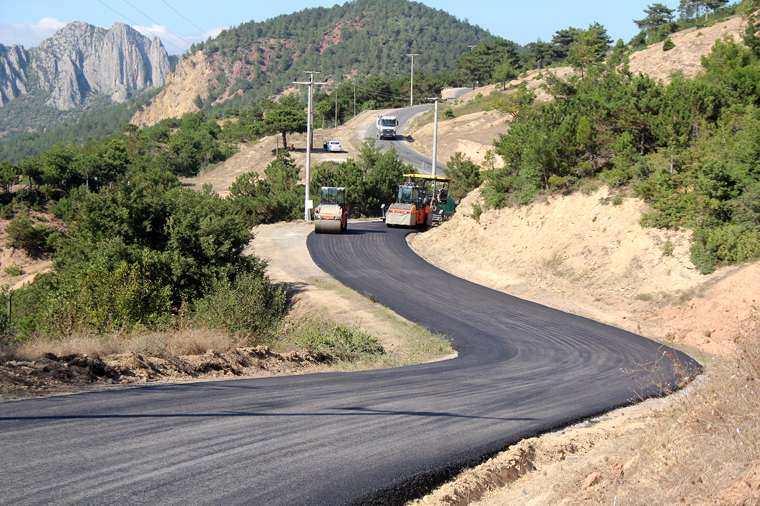 Büyükşehir Geyve’de 5 mahalleyi yeniliyor