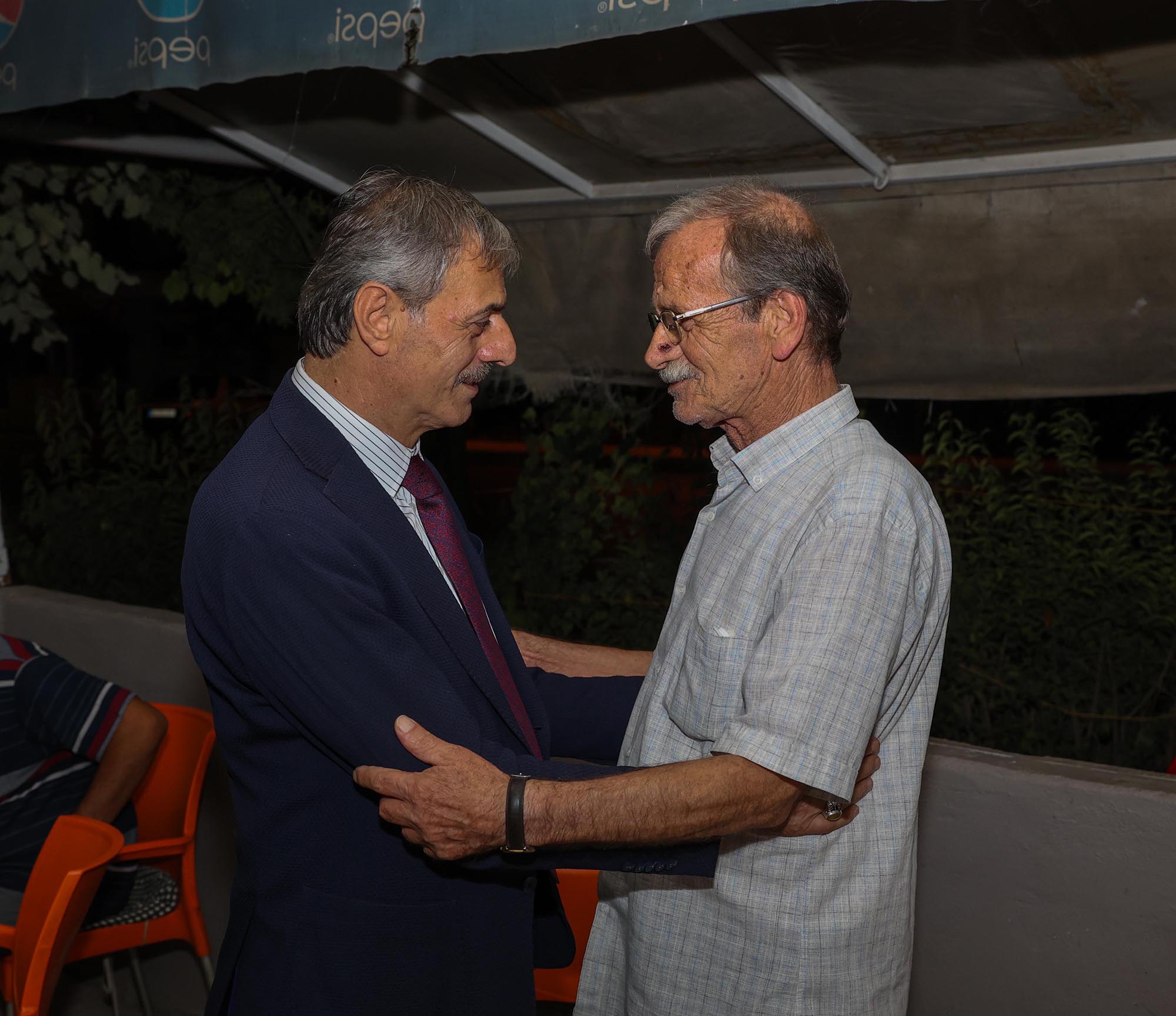 Yusuf Alemdar Sakarya’da adım adım vatandaşlarla kucaklaşıyor: “Şehrimizin ihtiyaçlarına yönelik adımlarımızı kararlılıkla atıyoruz”