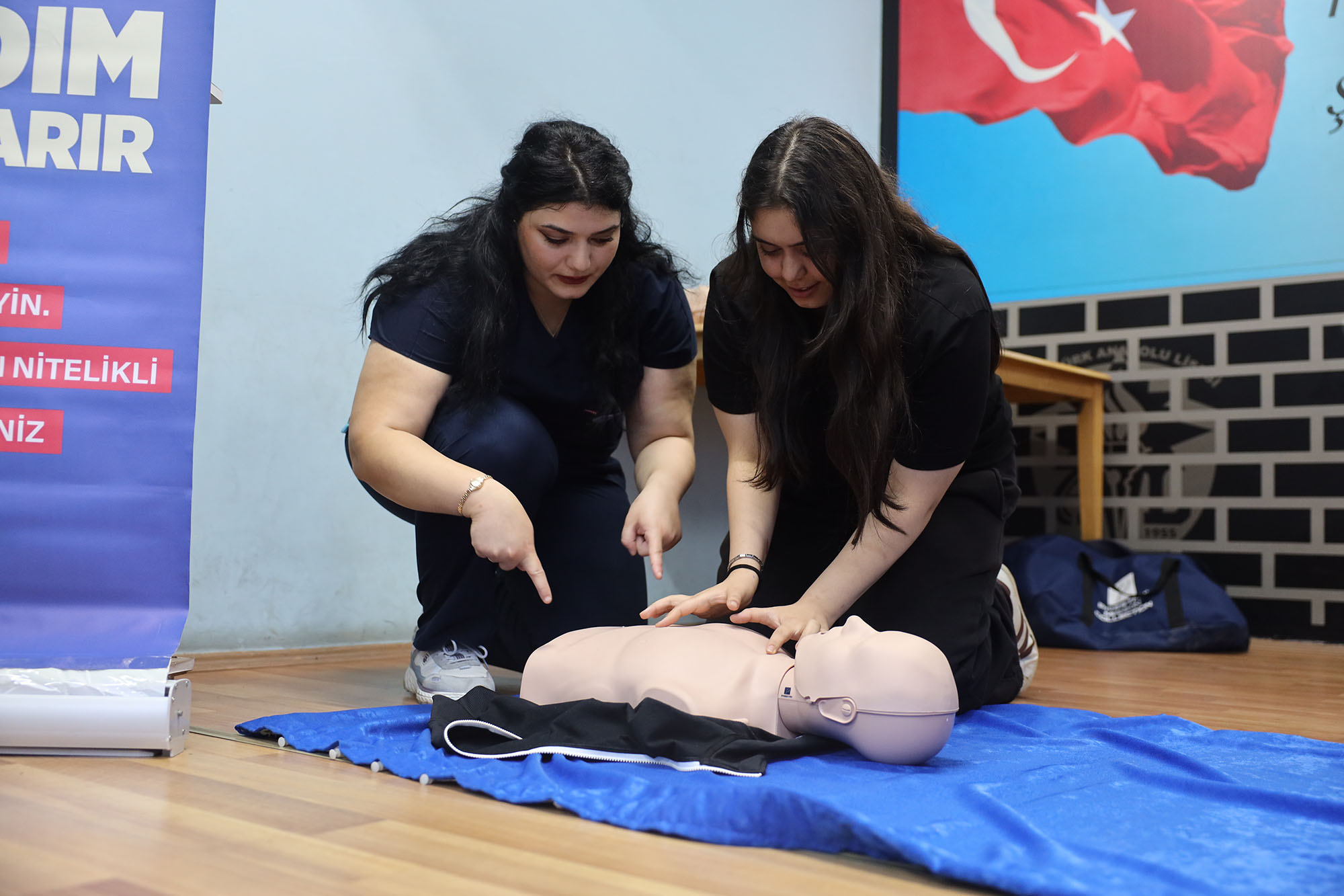 Büyükşehir’den öğrencilere uygulamalı ilk yardım eğitimi