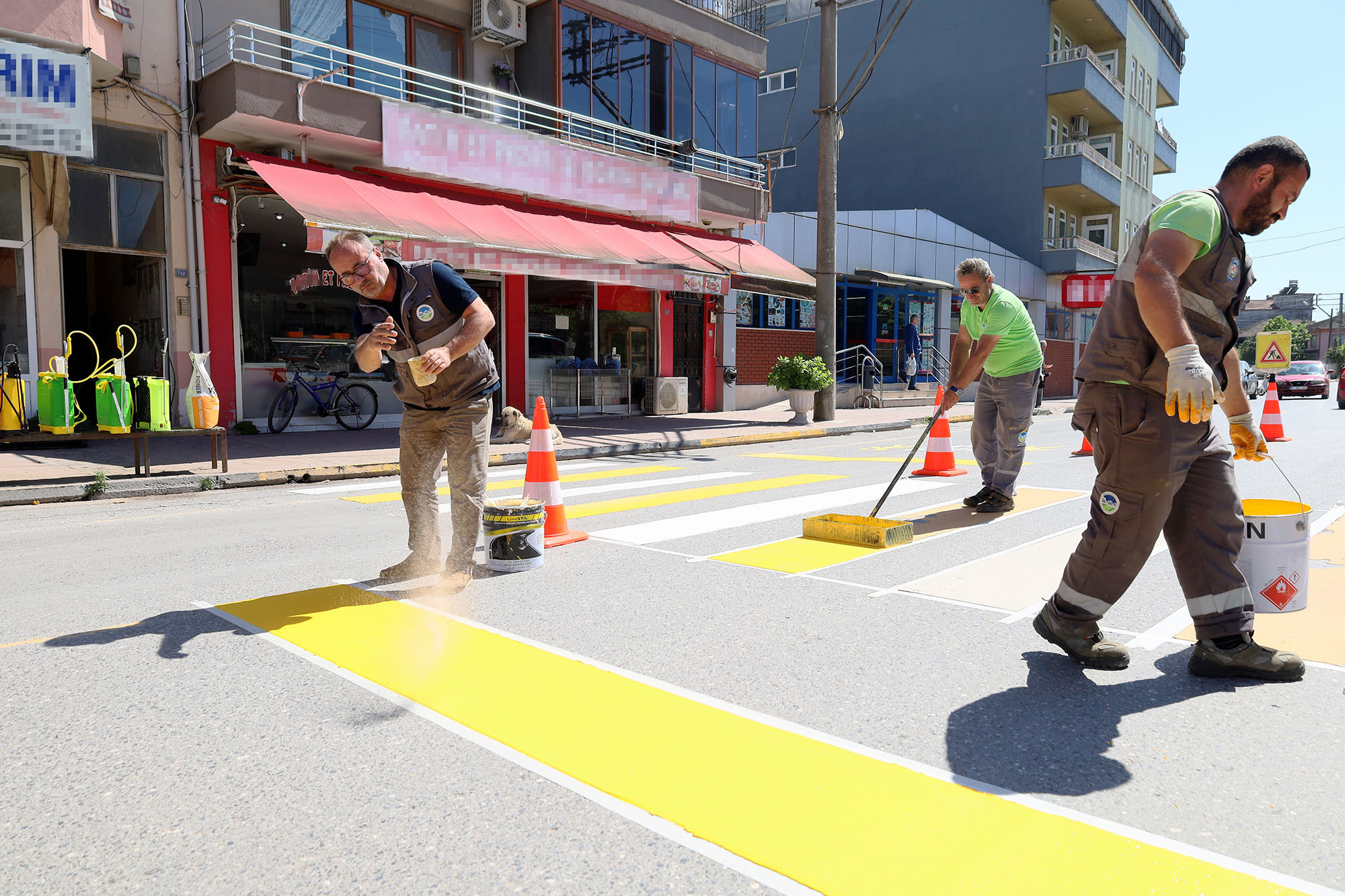 Trafikte yaya önceliği için geçitlerde yoğun çalışma