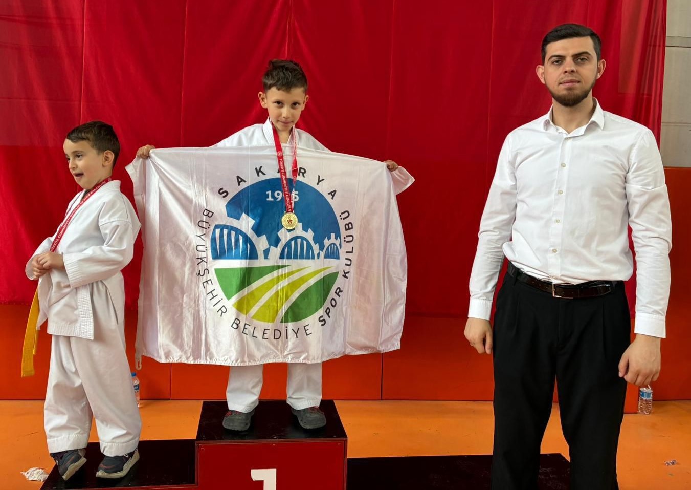 Büyükşehir’in altyapısında başarı var; Kano, karate, bisiklet ve judo da madalyalar geldi