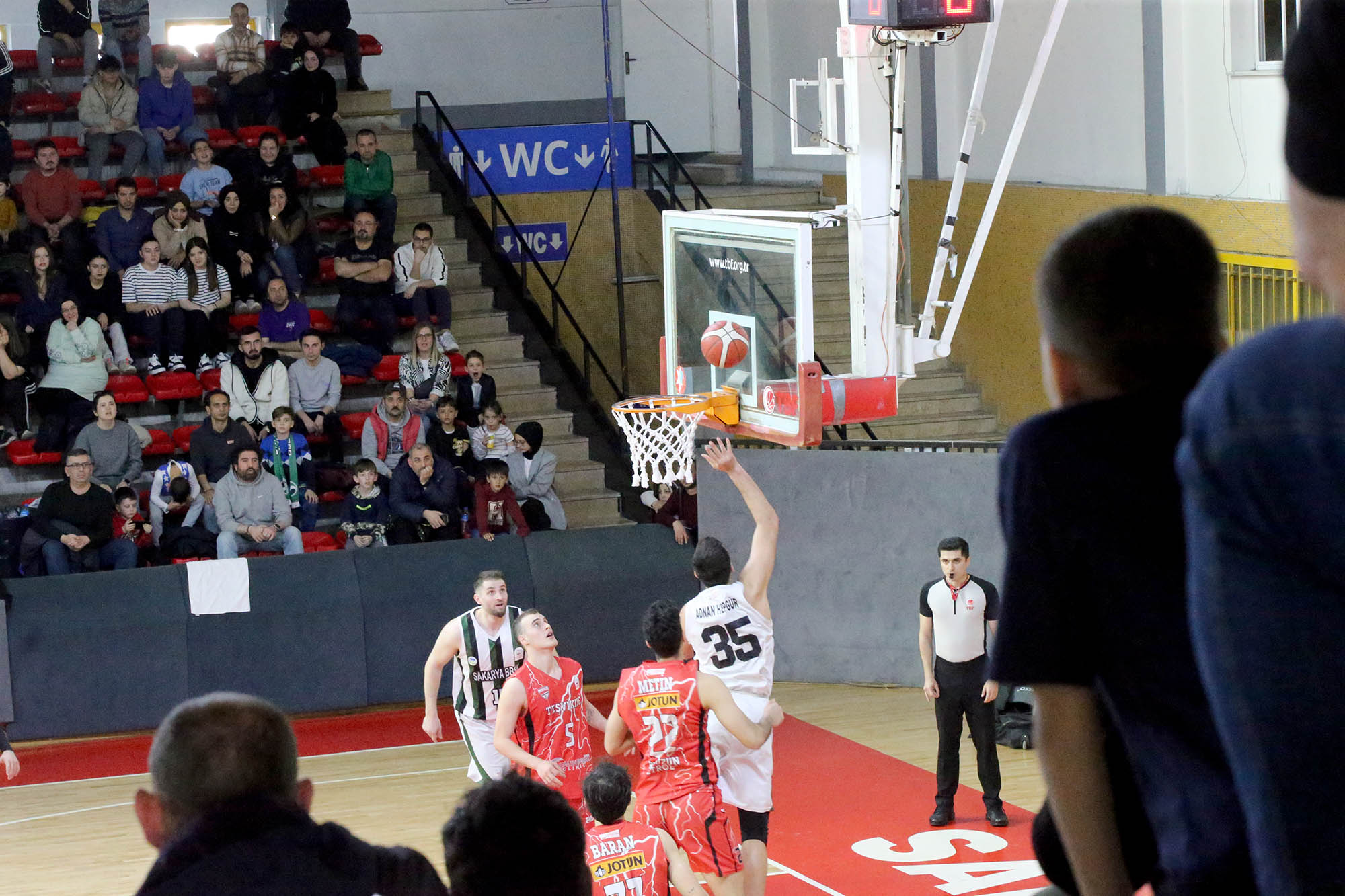 Büyükşehir Basketbol son 16’da dolu dizgin: 82-77