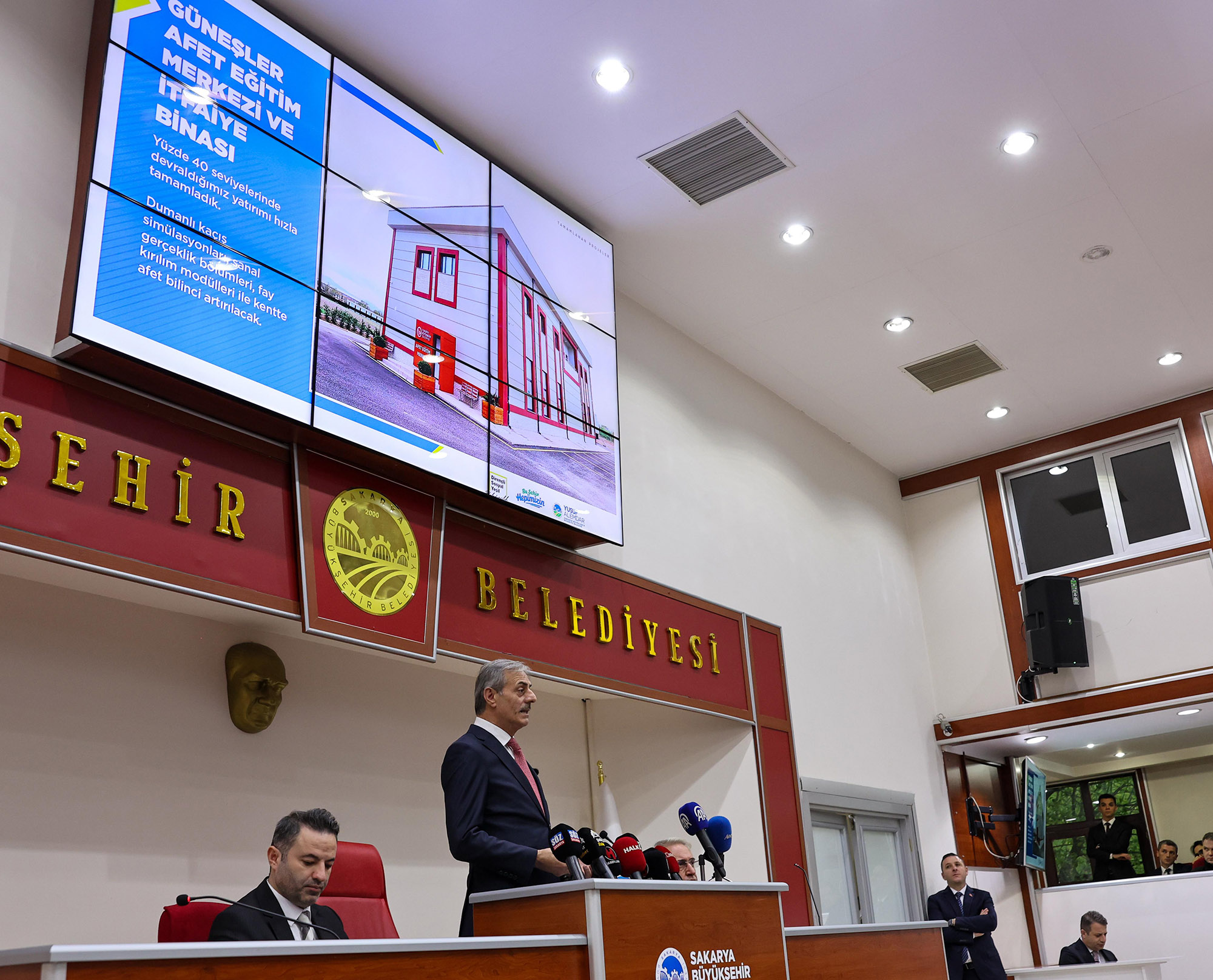 8 milyarlık yatırımla şehrin yarınlarına iz bırakıyoruz