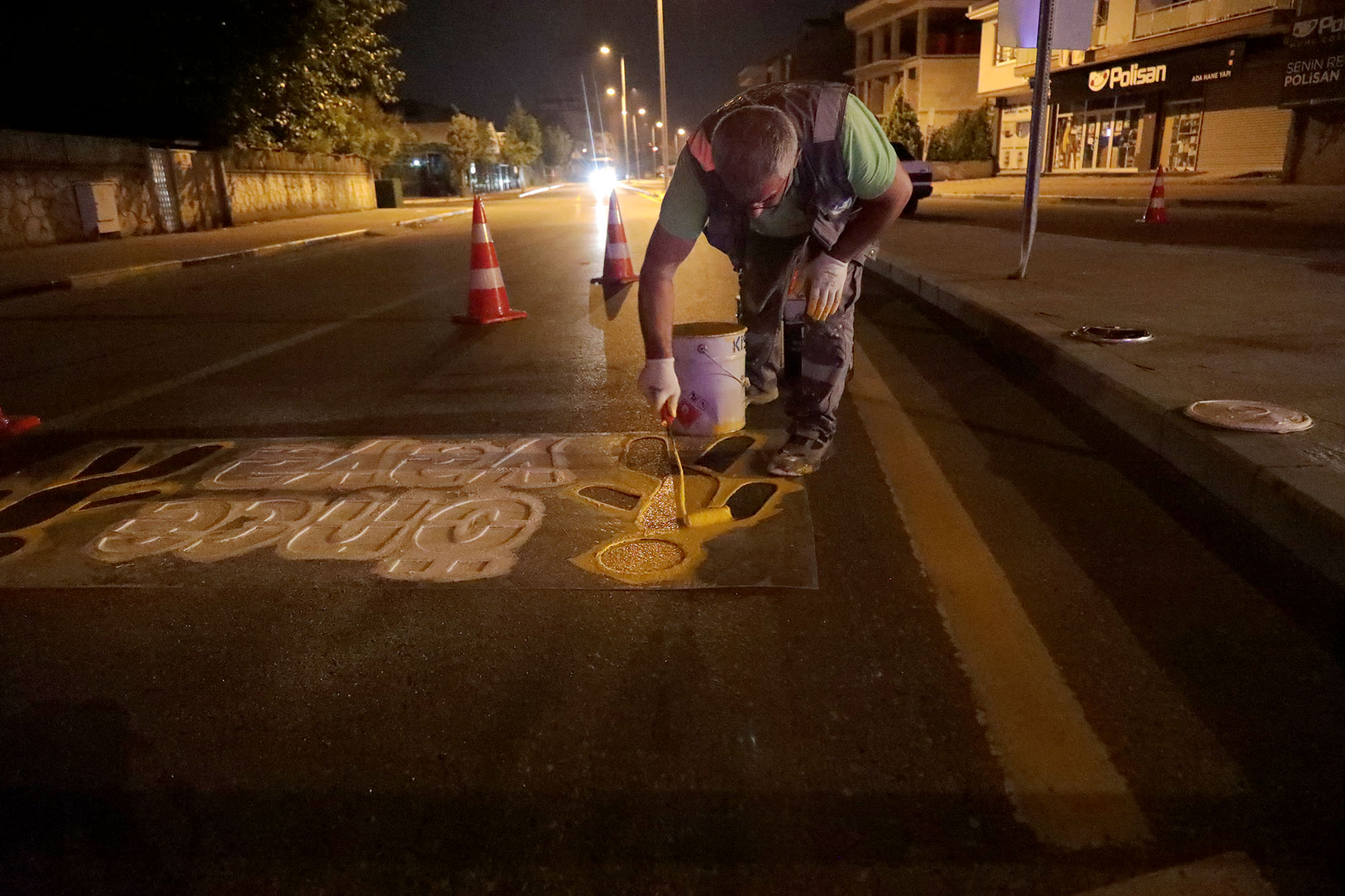 Büyükşehir ekiplerinden gece mesaisi 