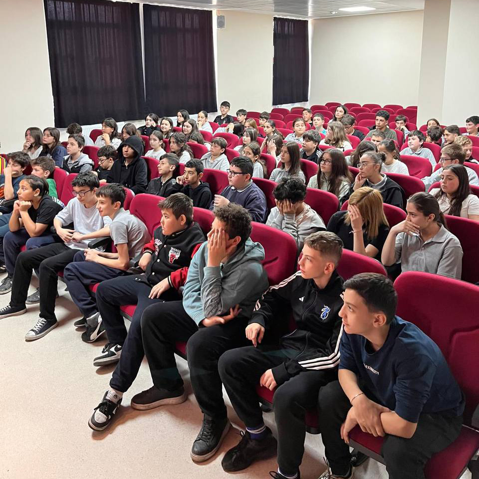 Büyükşehir’den öğrencilere “Dijital Denge” semineri