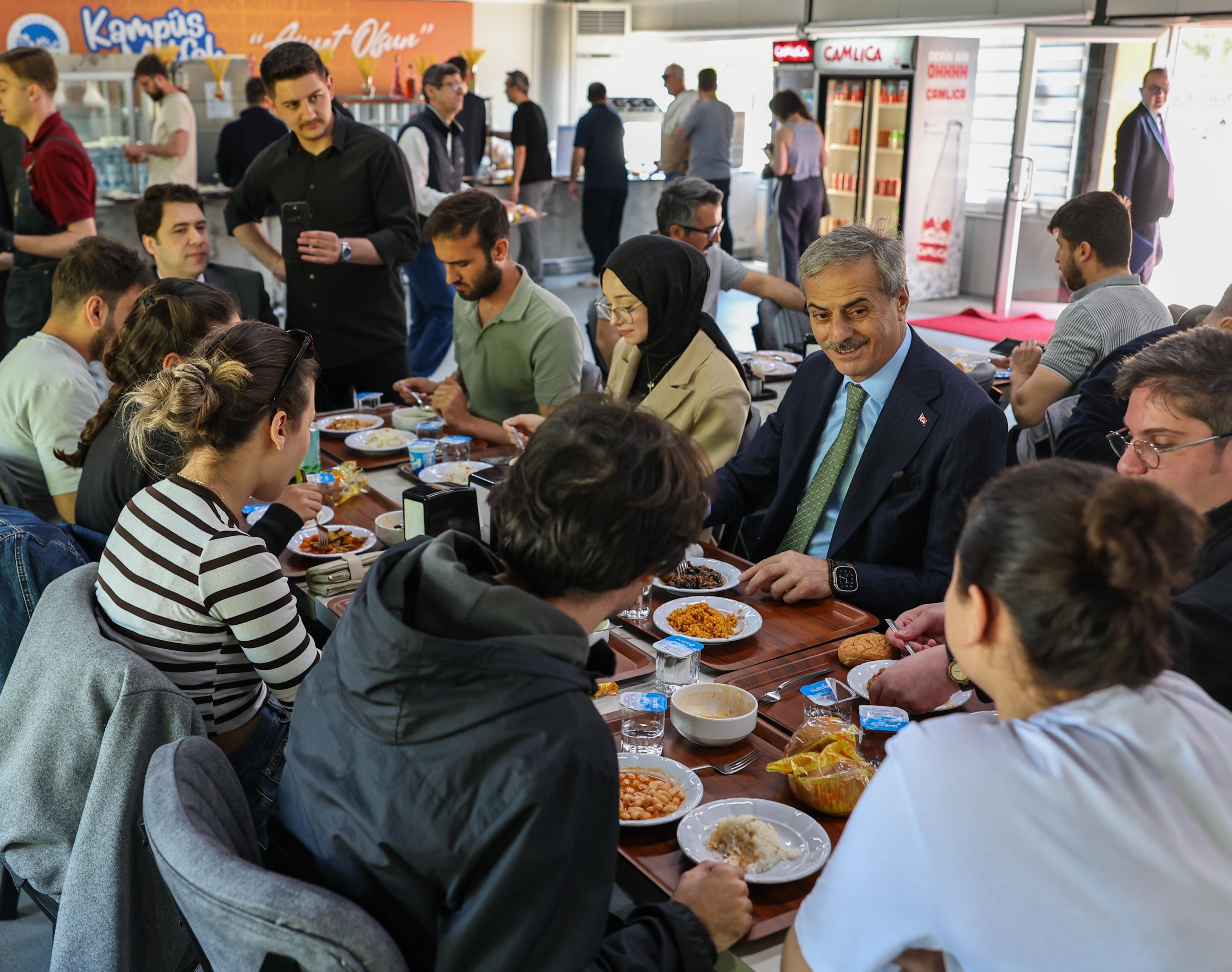 “Milletimize ve memleketimize hizmet sorumluluğu ile hareket ediyoruz”