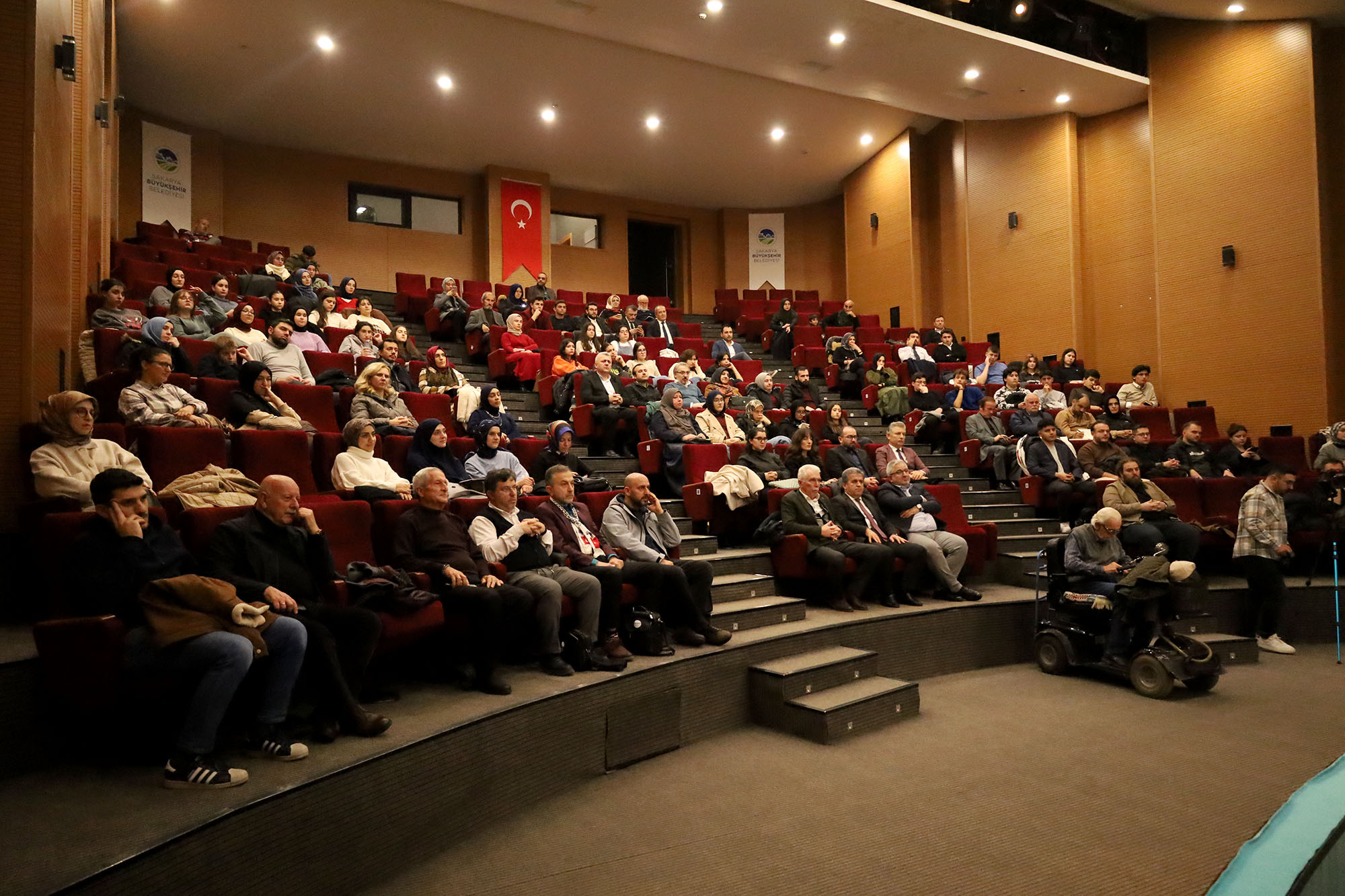 Milletin hafızasında hiç sönmeyecek olan bir ışık: Mehmet Akif’in vatana olan aşkını anlattılar 