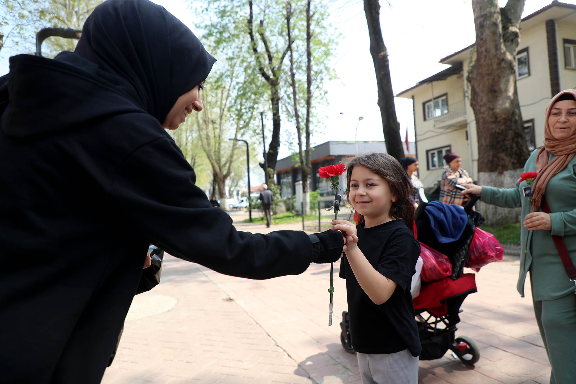 Büyükşehir ekiplerinden vatandaşlara bayram tebriği