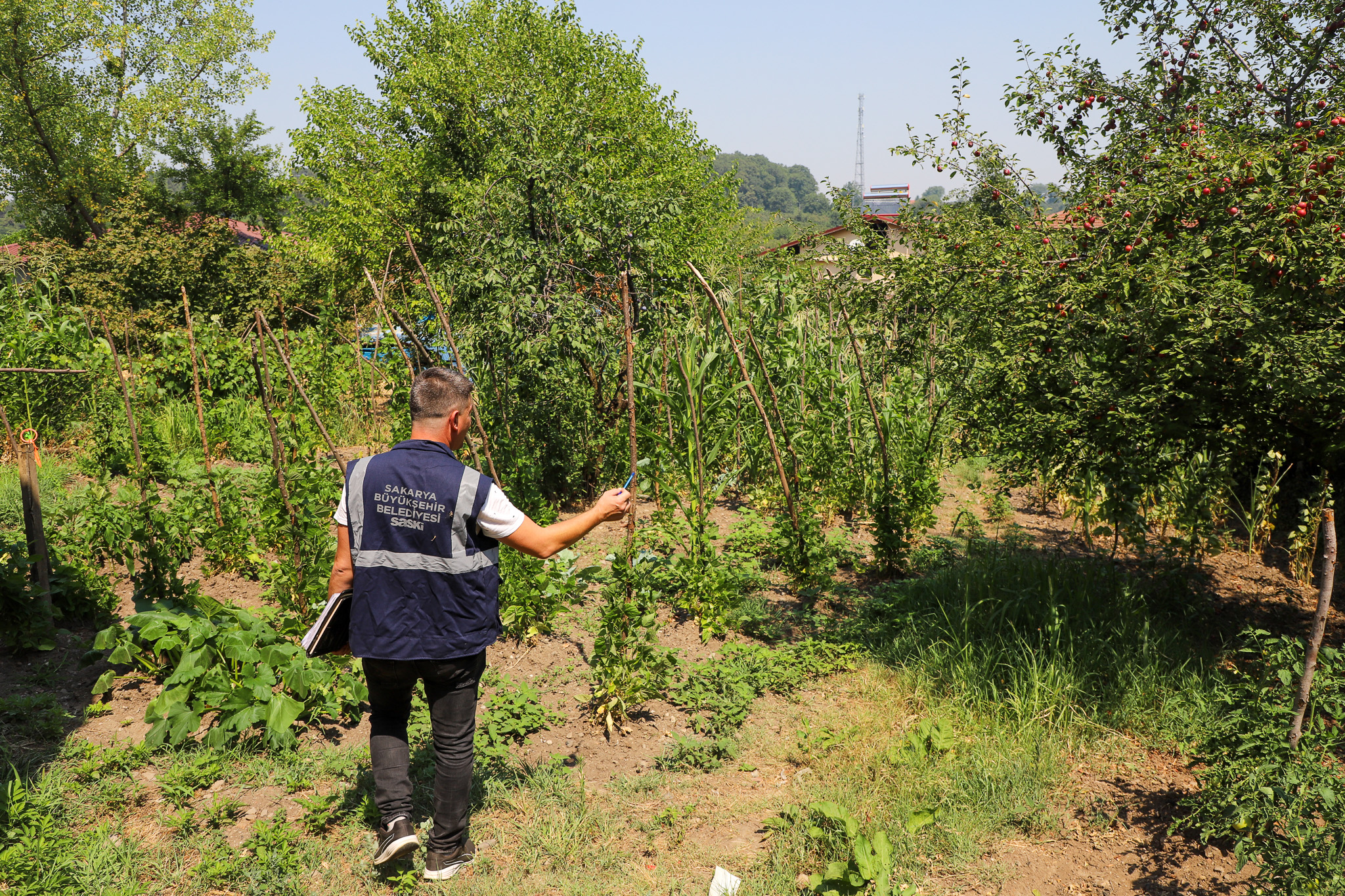 Kesintilere neden olan kaçak kullanımı engellemek için ekipler 24 saat sahada