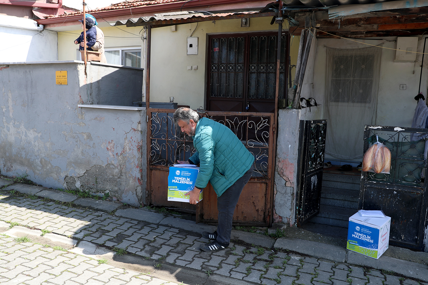 Karantina sokaklarına Büyükşehir desteği