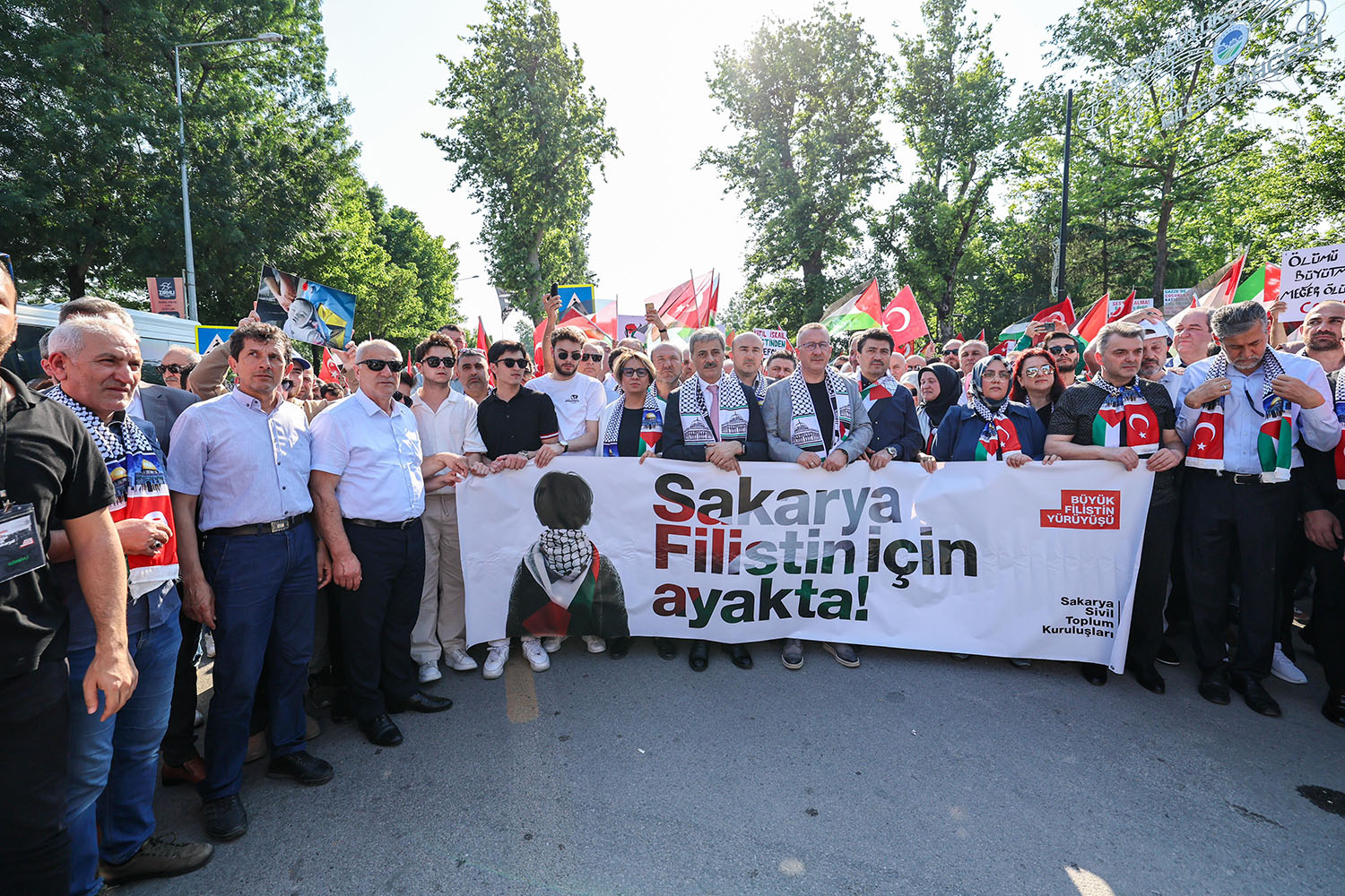 Yusuf Alemdar Filistin için sokağa dökülen binlerce Sakaryalıyla: "Filistin hepimizin davasıdır"