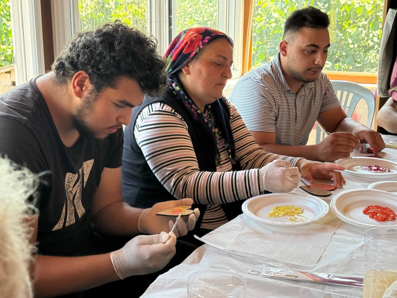 Gezici Umut Atölyesi özel bireylerle Karasu ve Söğütlü’de buluştu
