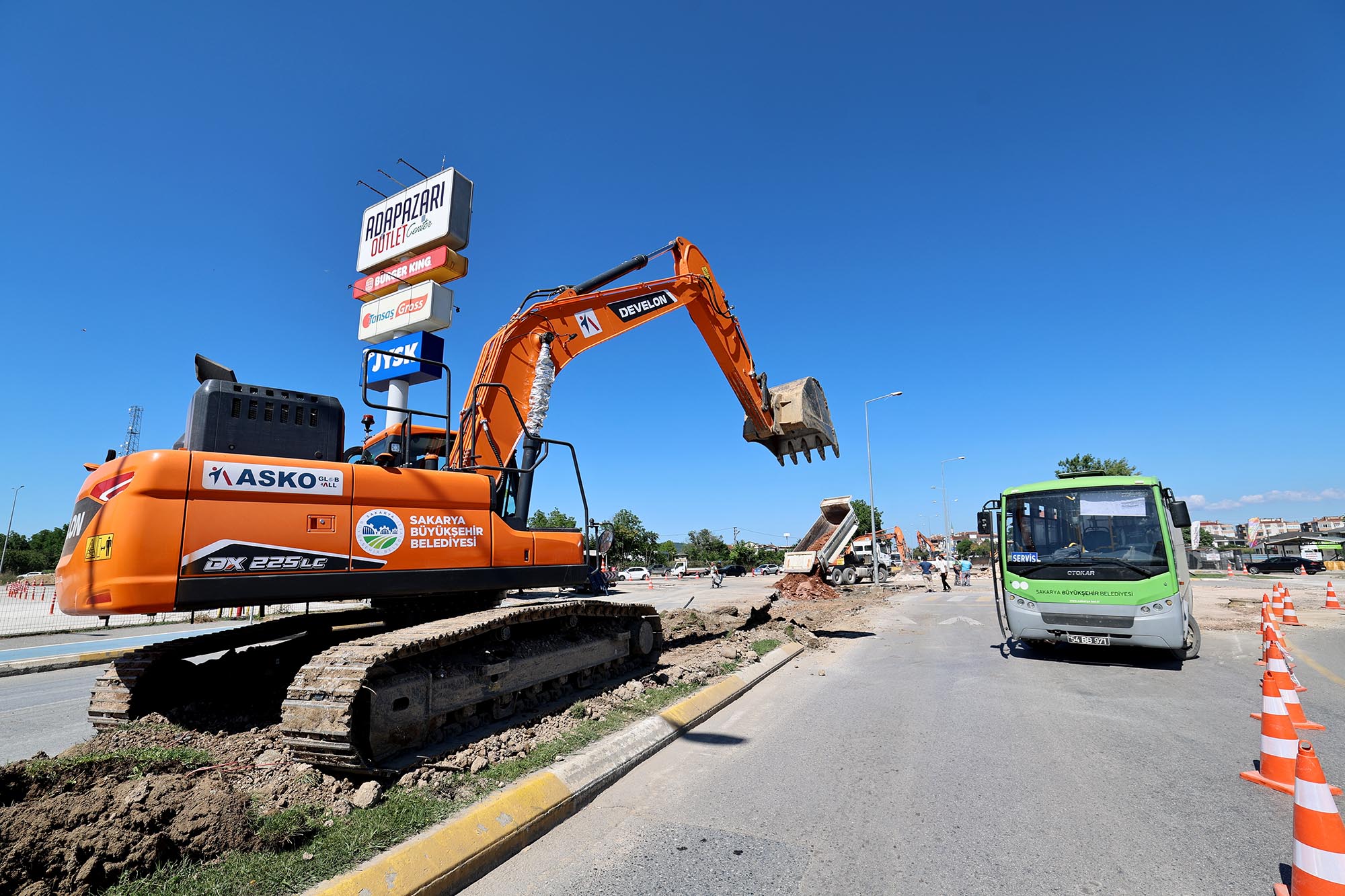 Büyükşehir, Eski Kipa Kavşağı’nı yeni duble yol bağlantısına hazırlıyor