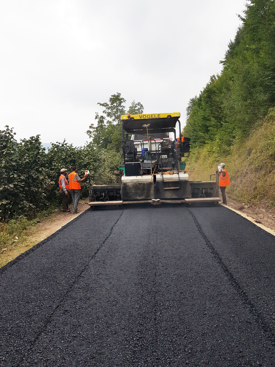 Büyükşehir, asfaltsız yol bırakmıyor