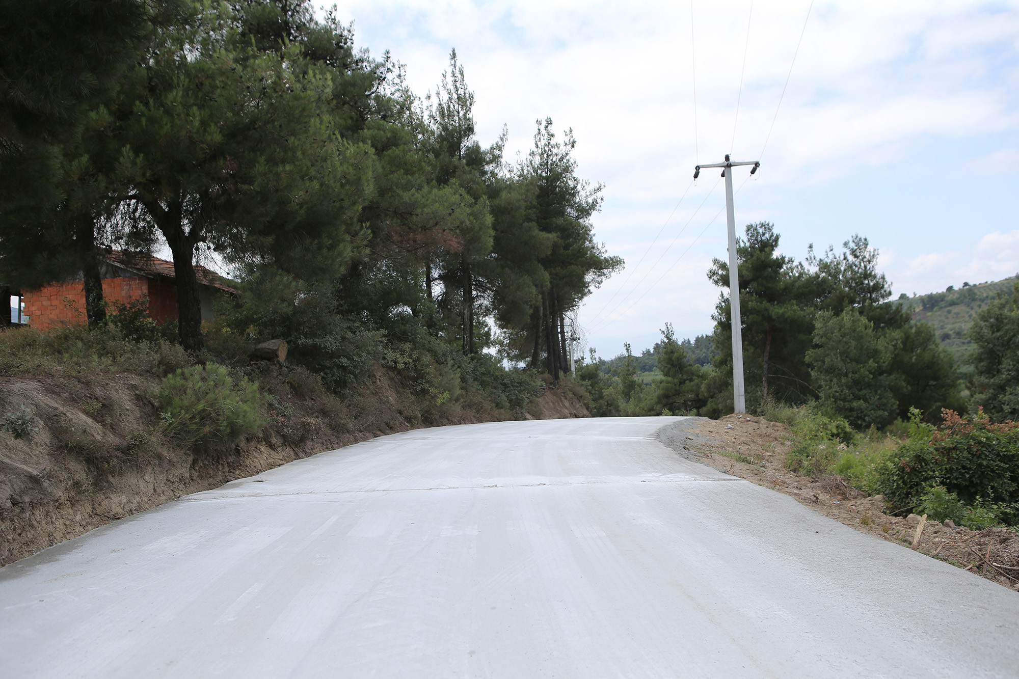 37 kilometrelik beton yol çalışmaları tamamlandı