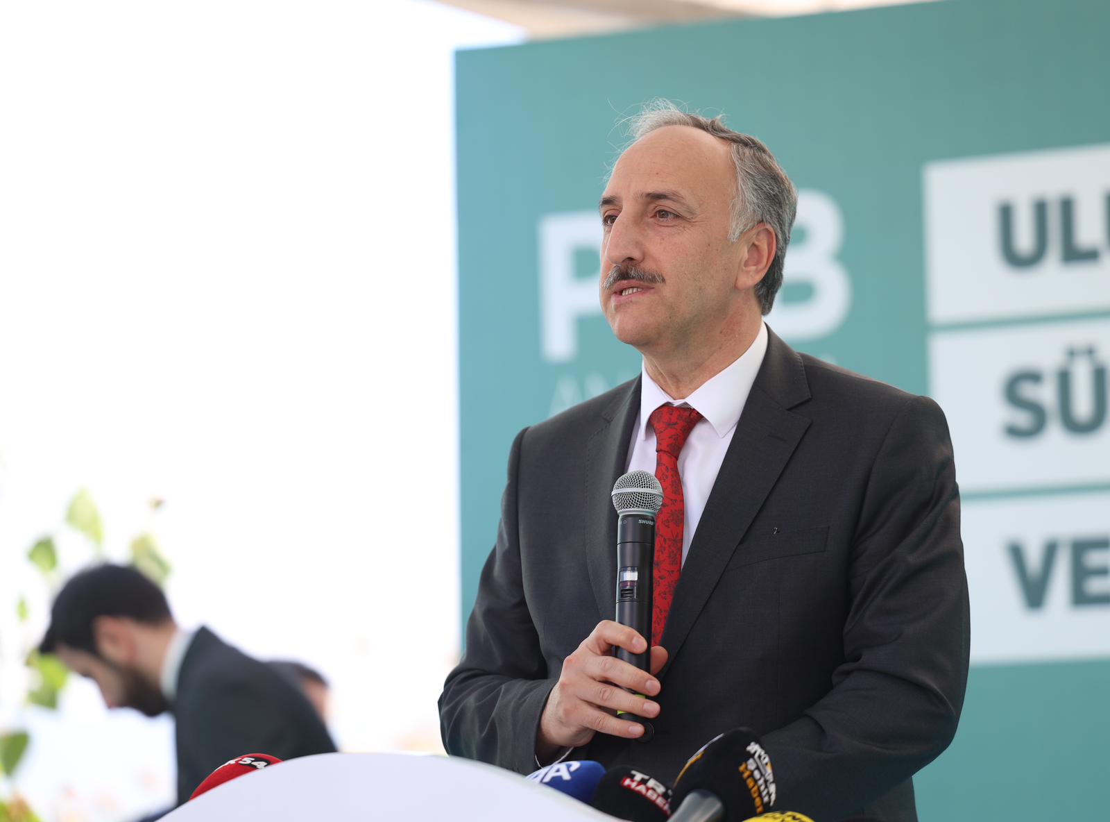 8. Uluslararası Peyzaj, Süs Bitkileri, Bahçe Sanatları ve Ekipmanları Fuarı kapılarını açtı