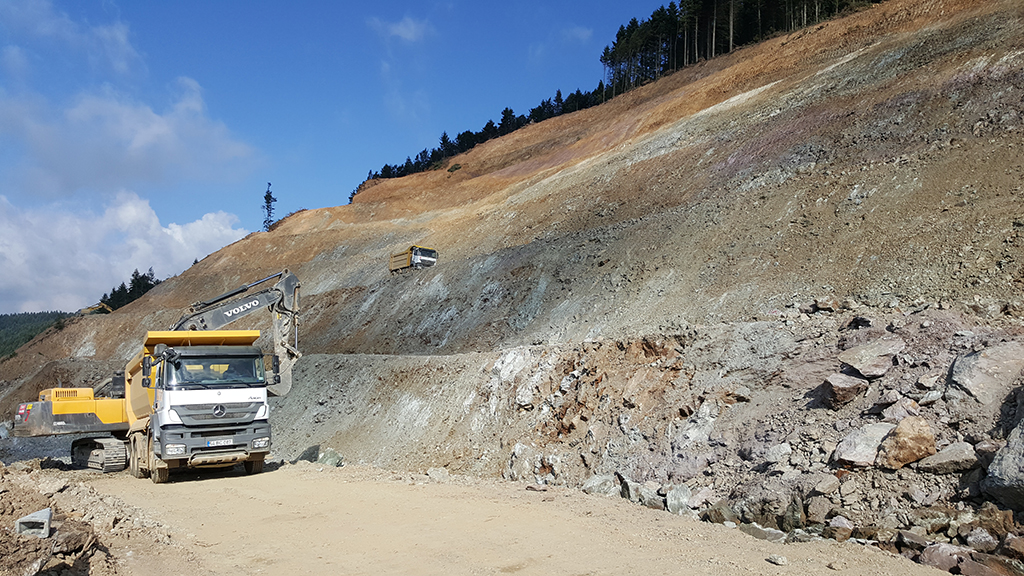 Akçay’da Sıra Baraj Gövdesinde