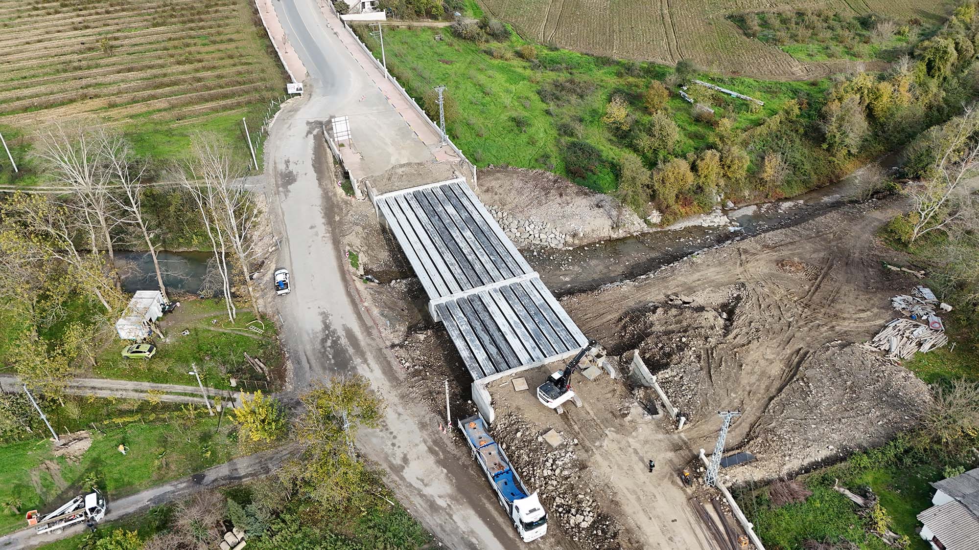 Karapürçek ulaşımına güç katacak Mesudiye Köprüsü’ne adım adım