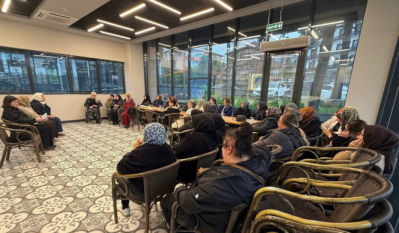 Büyükşehir’in “Kadın Kadına” projesi Kocaali’de devam etti