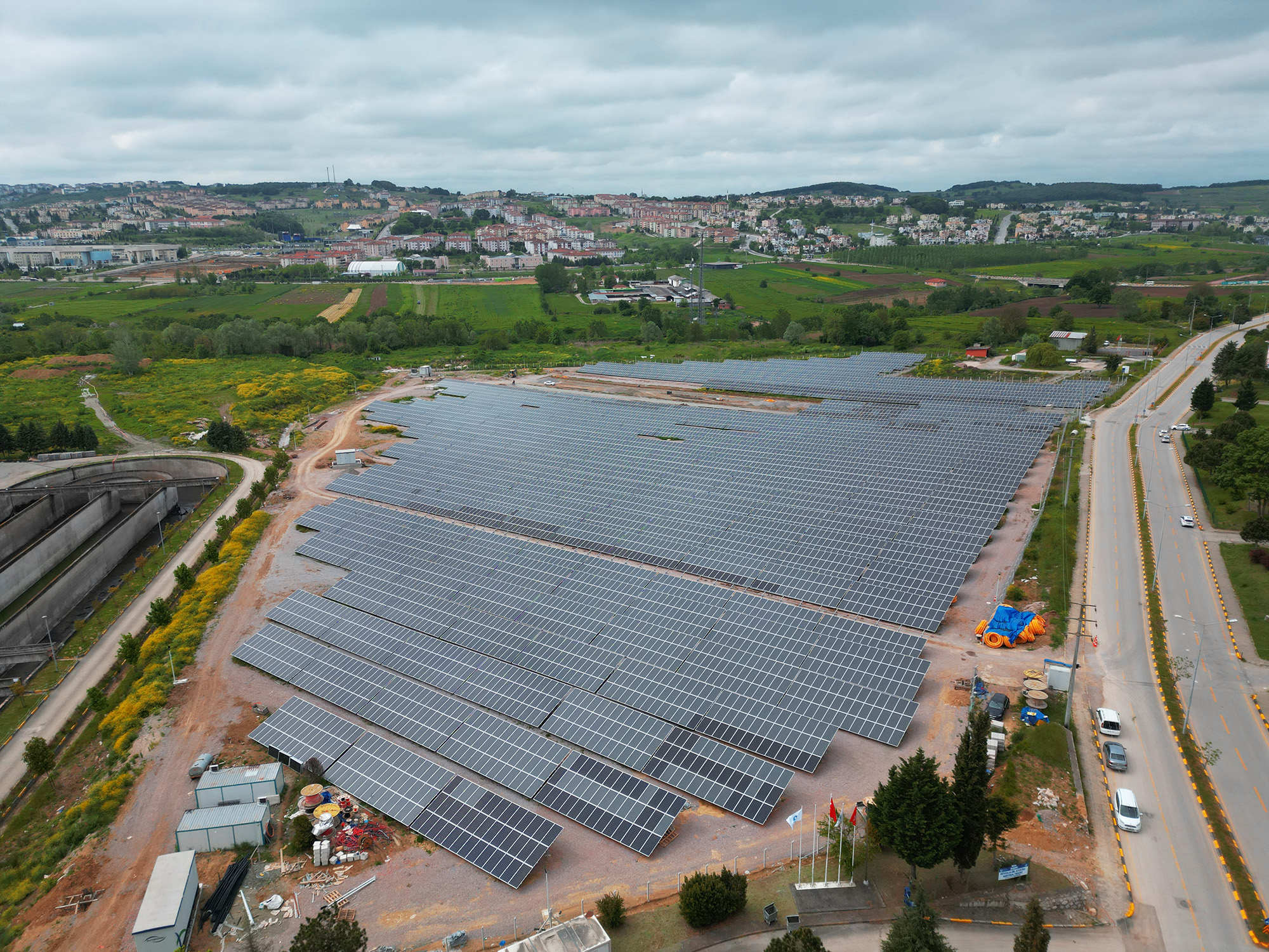 Şehrin yeni enerji kaynağı Karaman GES için son paneller kuruluyor