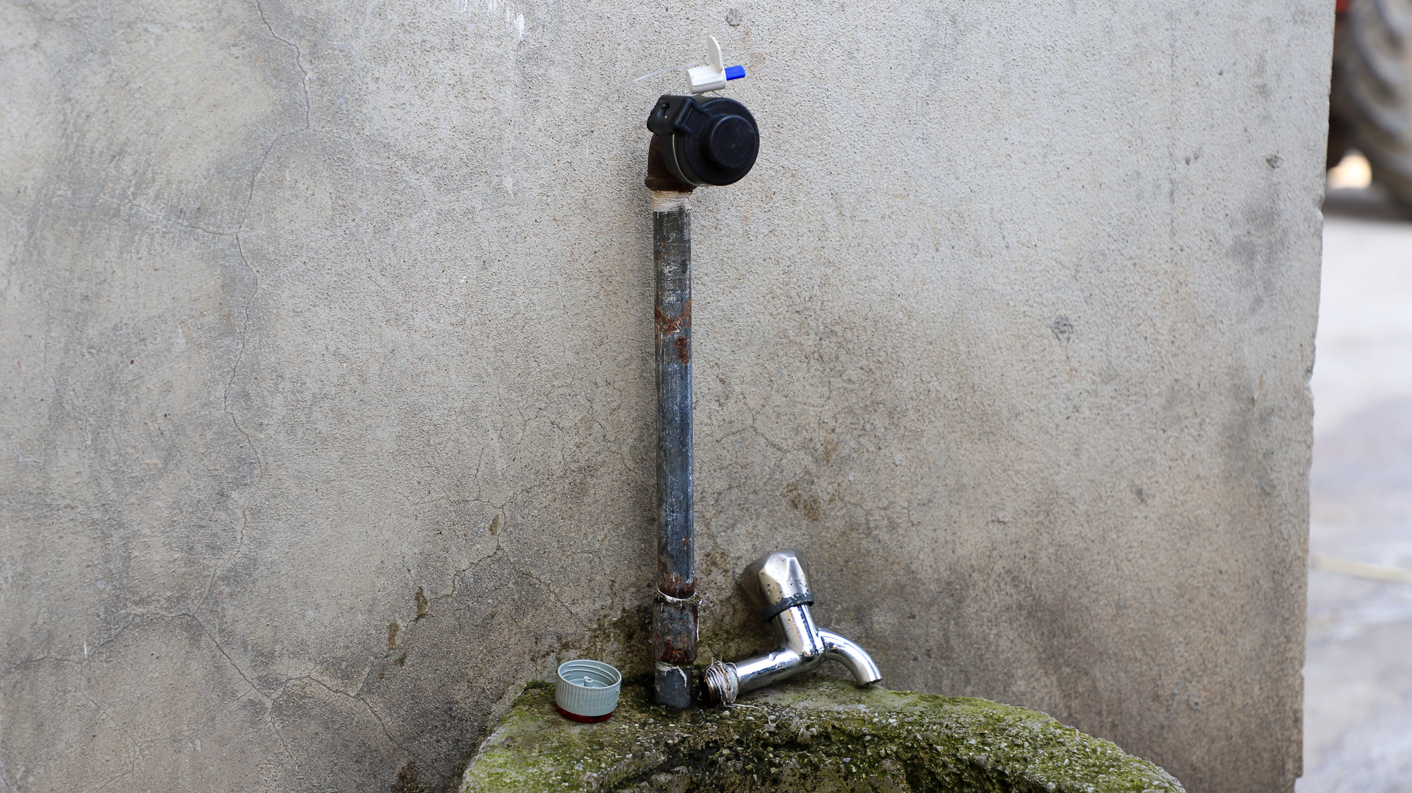 Kesintilere neden olan kaçak kullanımı engellemek için ekipler 24 saat sahada