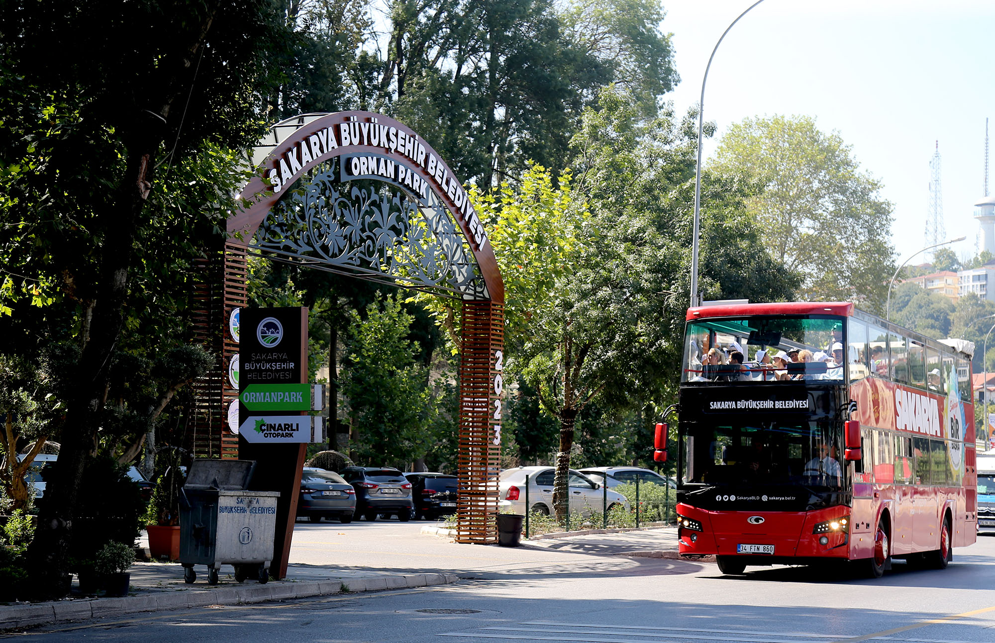 Büyükşehir’in çift katlı turizm otobüsü seferlerine başladı