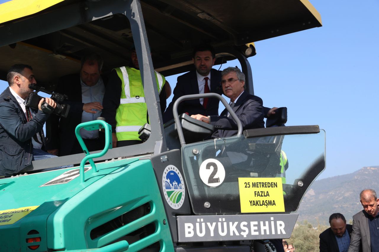 Pamukova Karapınar’da beton yol çalışmaları başladı