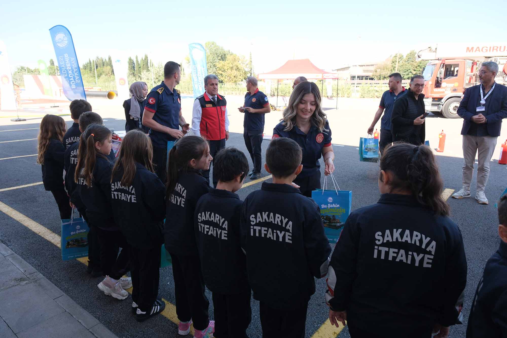 Minikler itfaiyeci oldu, afet bilincini deneyimledi: Yangın, deprem, acil durum…