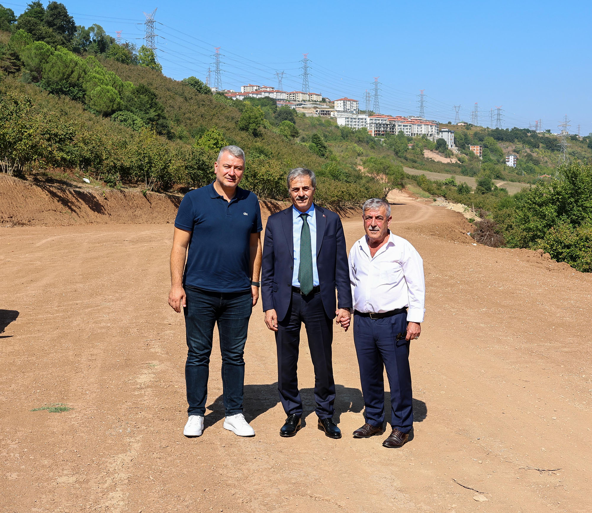 Yusuf Alemdar yepyeni yüze kavuşan Kırcaali Caddesi'nde: “Her an şehrimize hizmet için gayretle çalışıyoruz”
