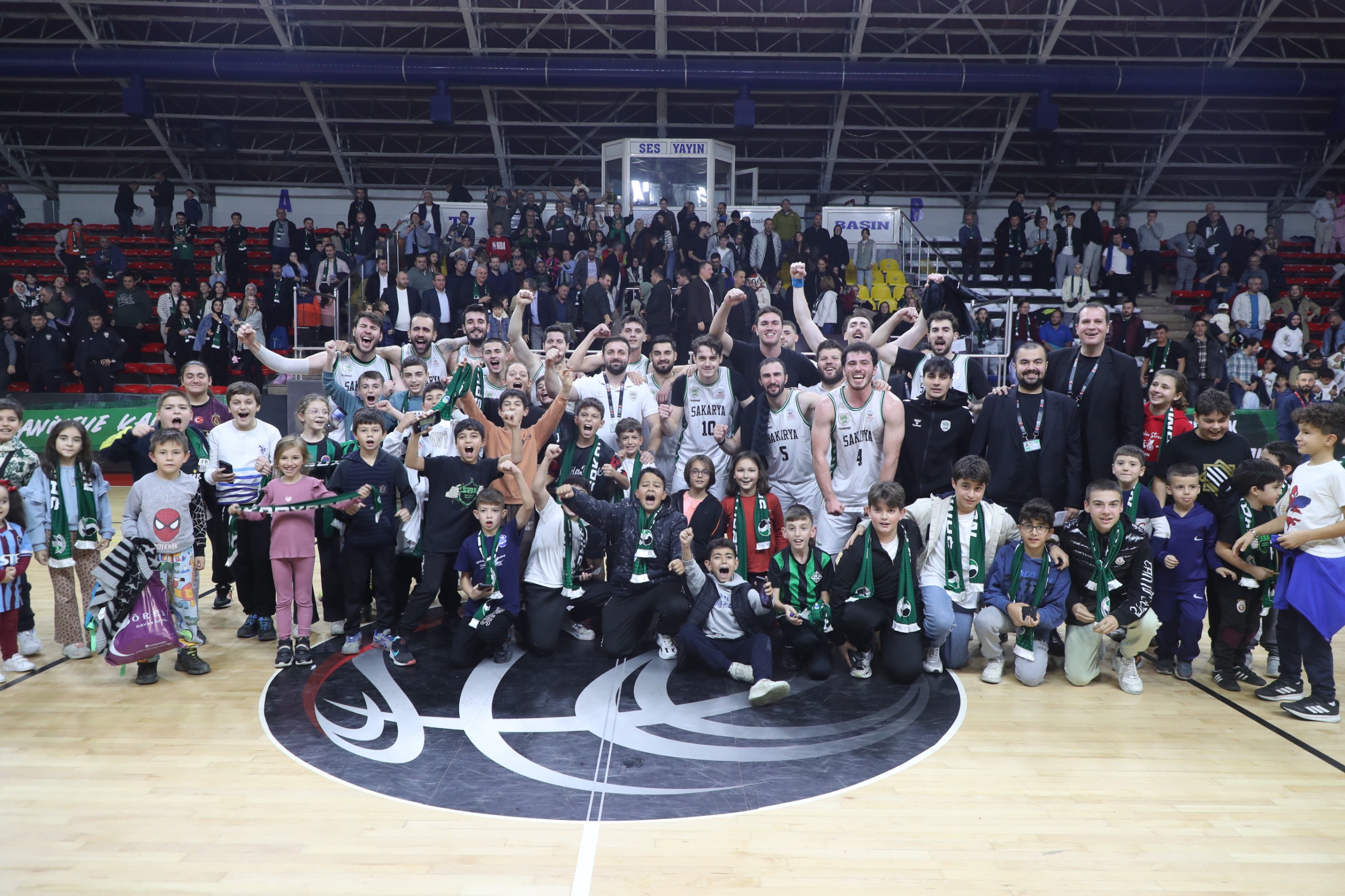 Büyükşehir Basketbol’dan zirveye ilk adım: 96-52